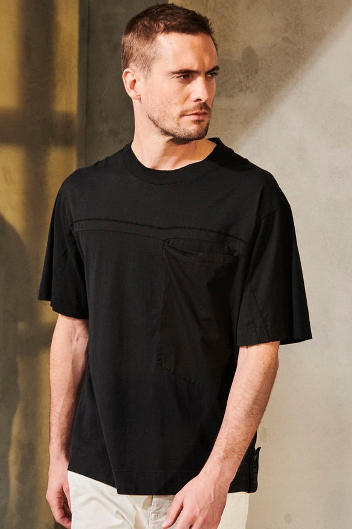 Transit Yuvarlak Yaka Cep Detaylı T-shirt