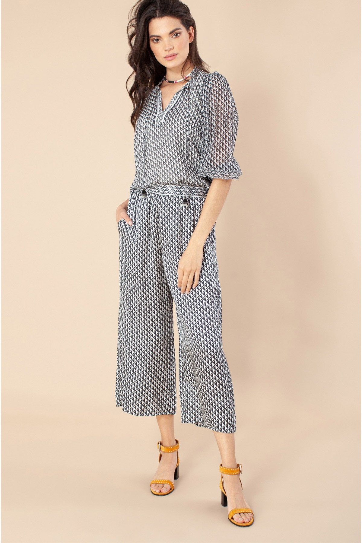 Hale Bob Fırfırlı V Yaka Bluz-Libas Trendy Fashion Store