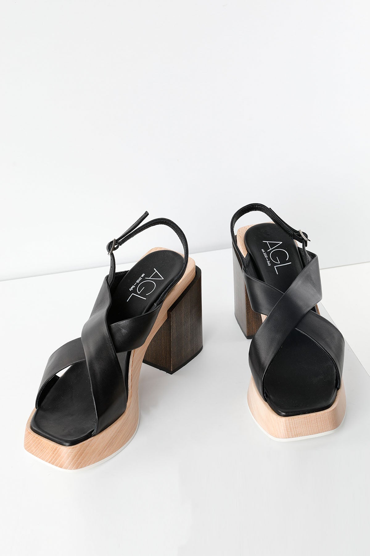 Agl Surin Deri Çapraz Bantlı Sandalet