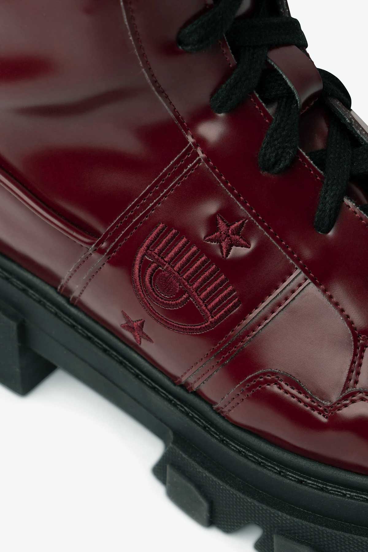 Chiara Ferragni Göz Logolu Rugan Postal Bot