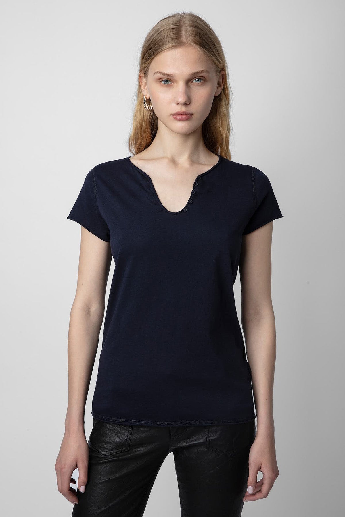 Zadig & Voltaire V Yaka Logolu T-shirt-Libas Trendy Fashion Store