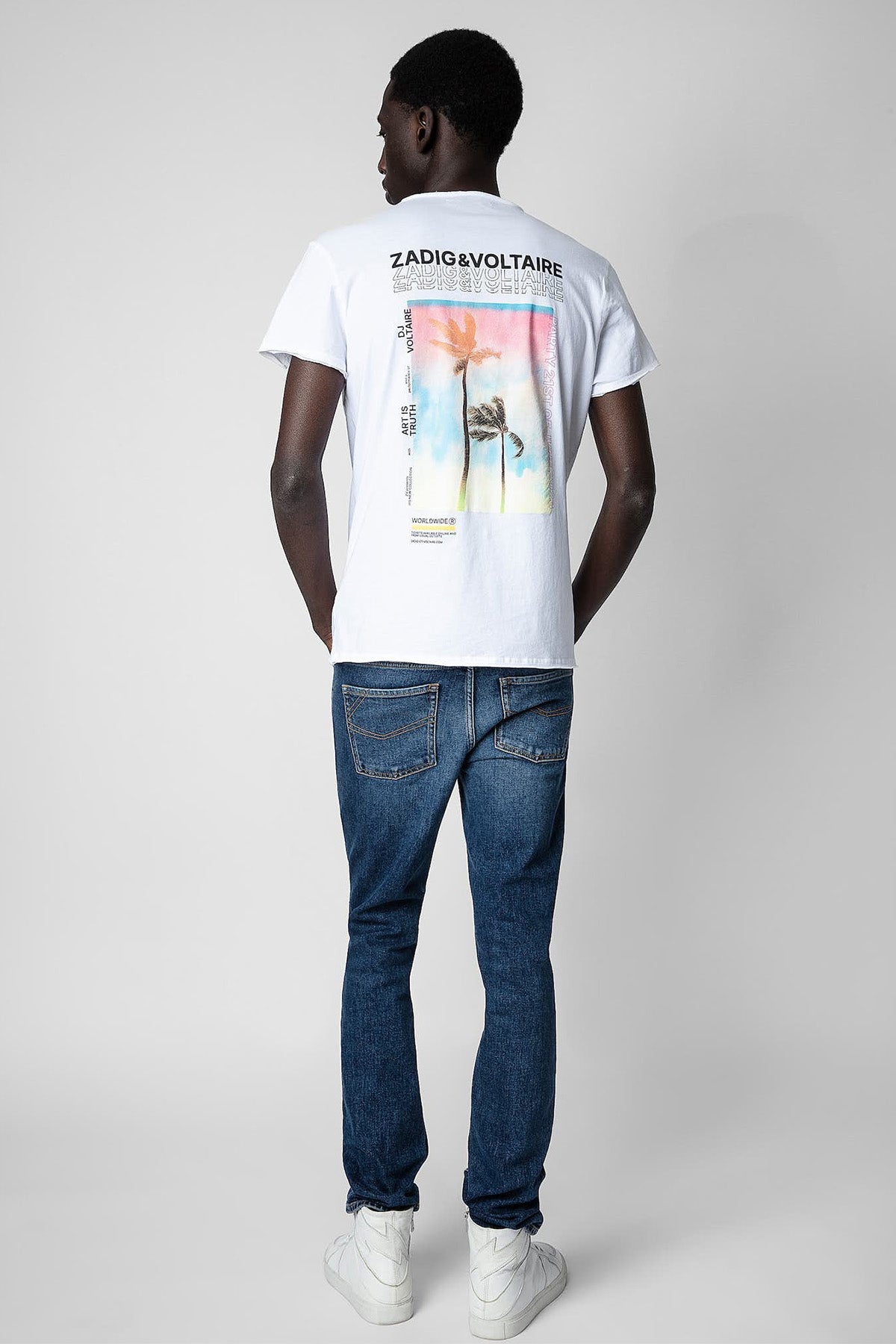 Zadig & Voltaire V Yaka Logolu T-shirt-Libas Trendy Fashion Store