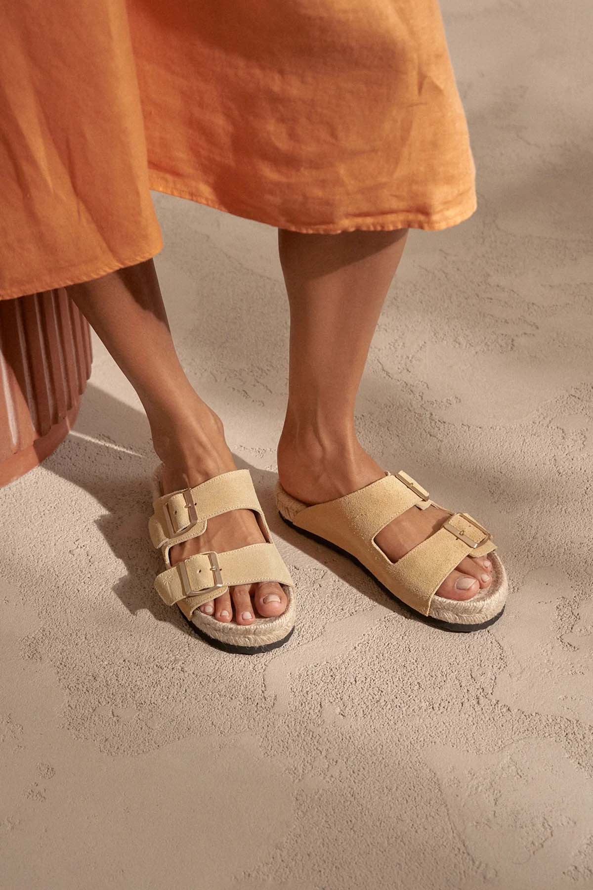 Manebi Çift Tokalı Süet Terlik-Libas Trendy Fashion Store