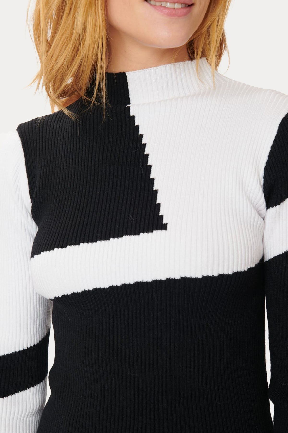 Rene Derhy Jezabel Yarım Balıkçı Yaka Örgü Triko-Libas Trendy Fashion Store