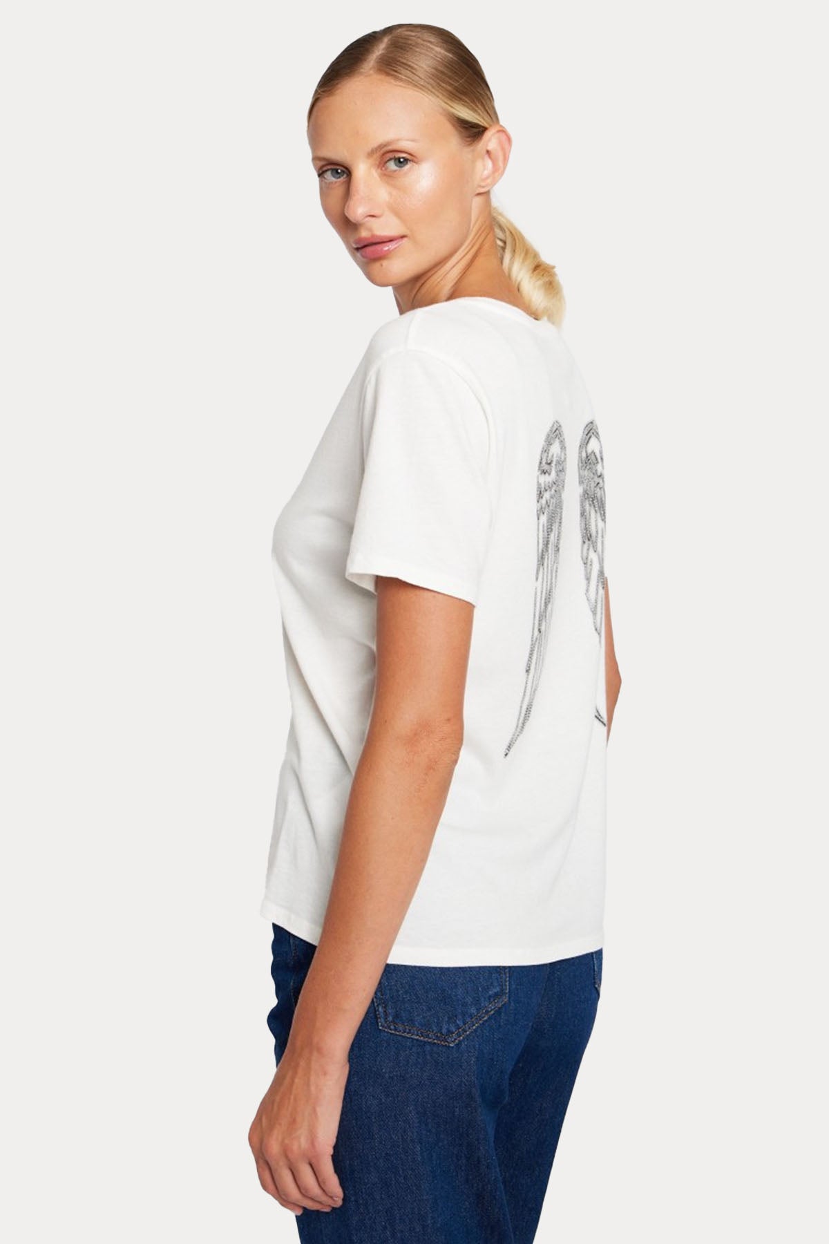 Berenice Enoyaailes Taş Aksesuarlı Kanat Desenli V Yaka T-shirt-Libas Trendy Fashion Store