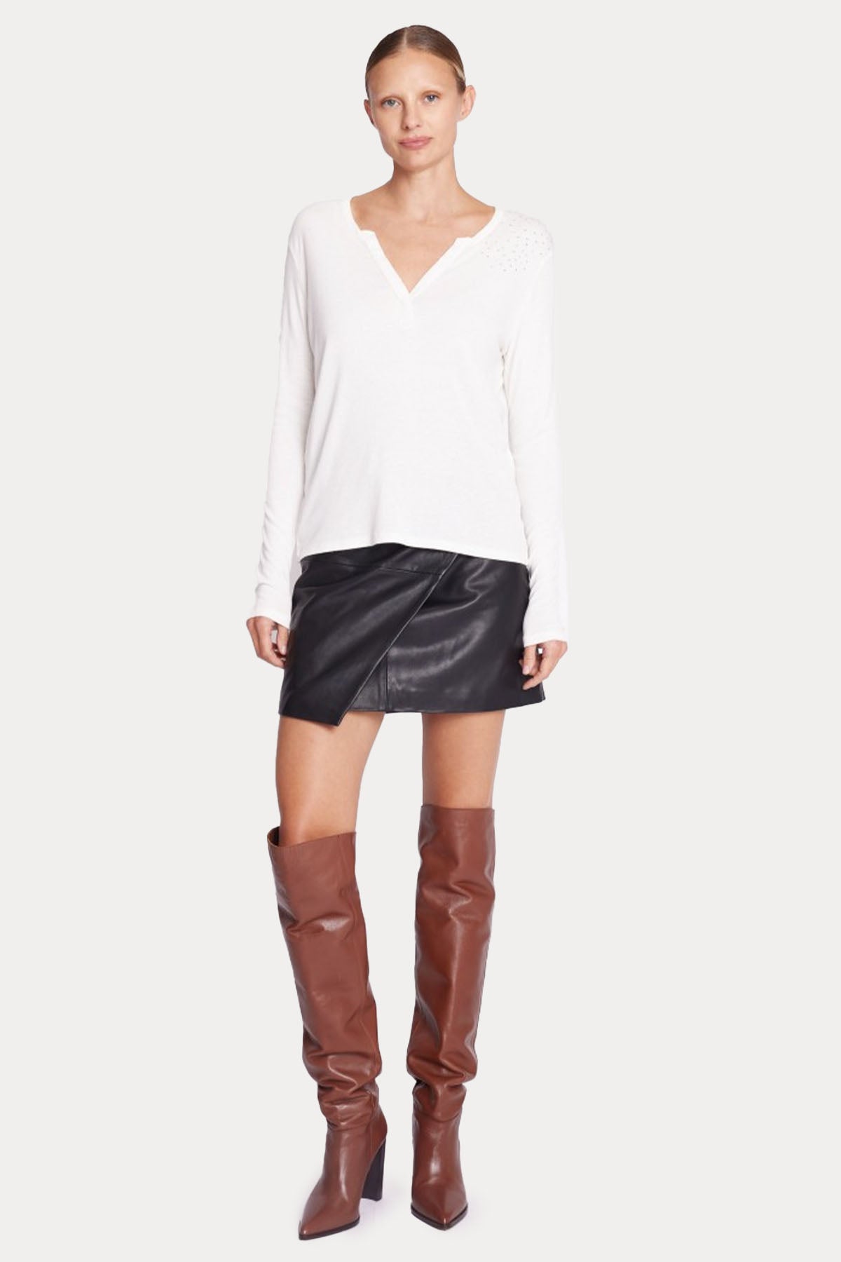 Berenice Elliaswings Sırtta Kanat Desenli V Yaka T-shirt-Libas Trendy Fashion Store