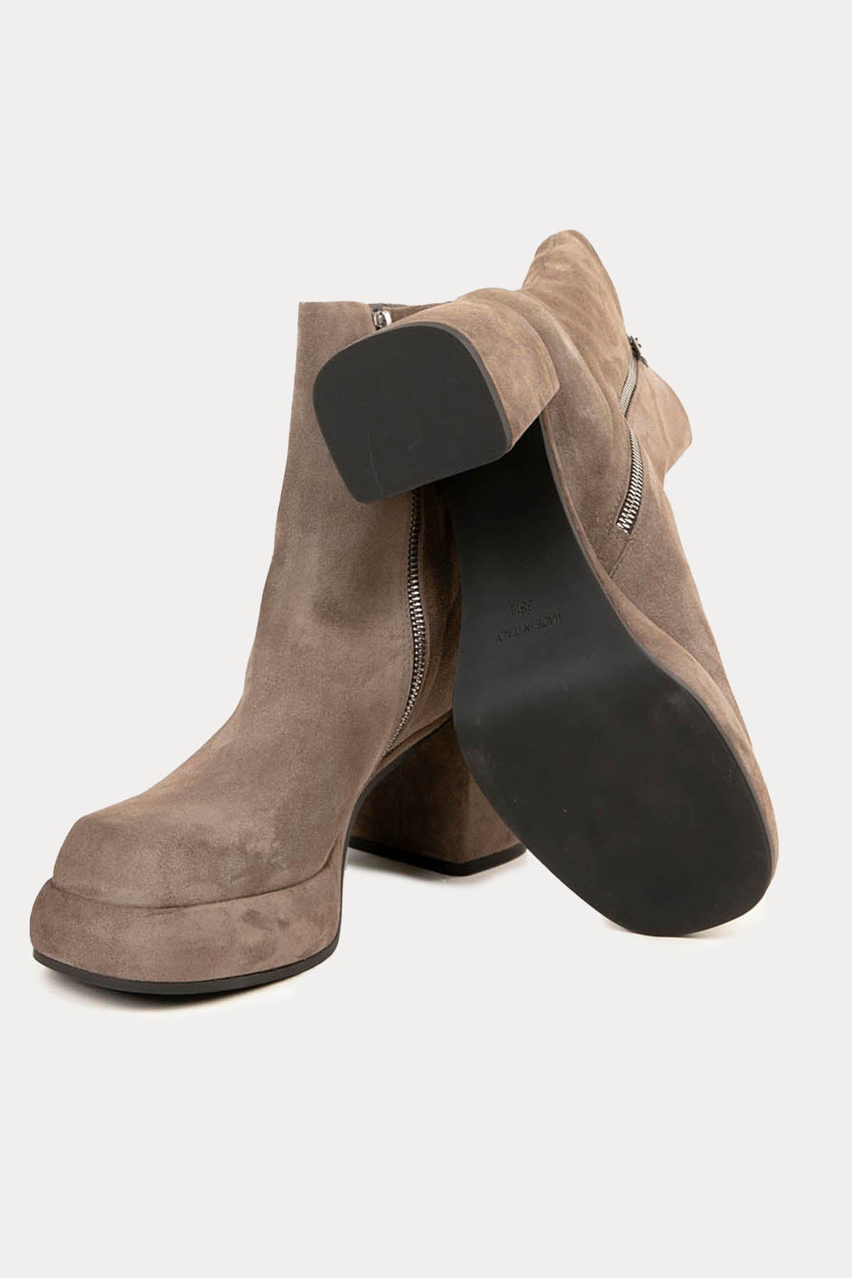 Fruit Platform Tabanlı Küt Burun Süet Bot