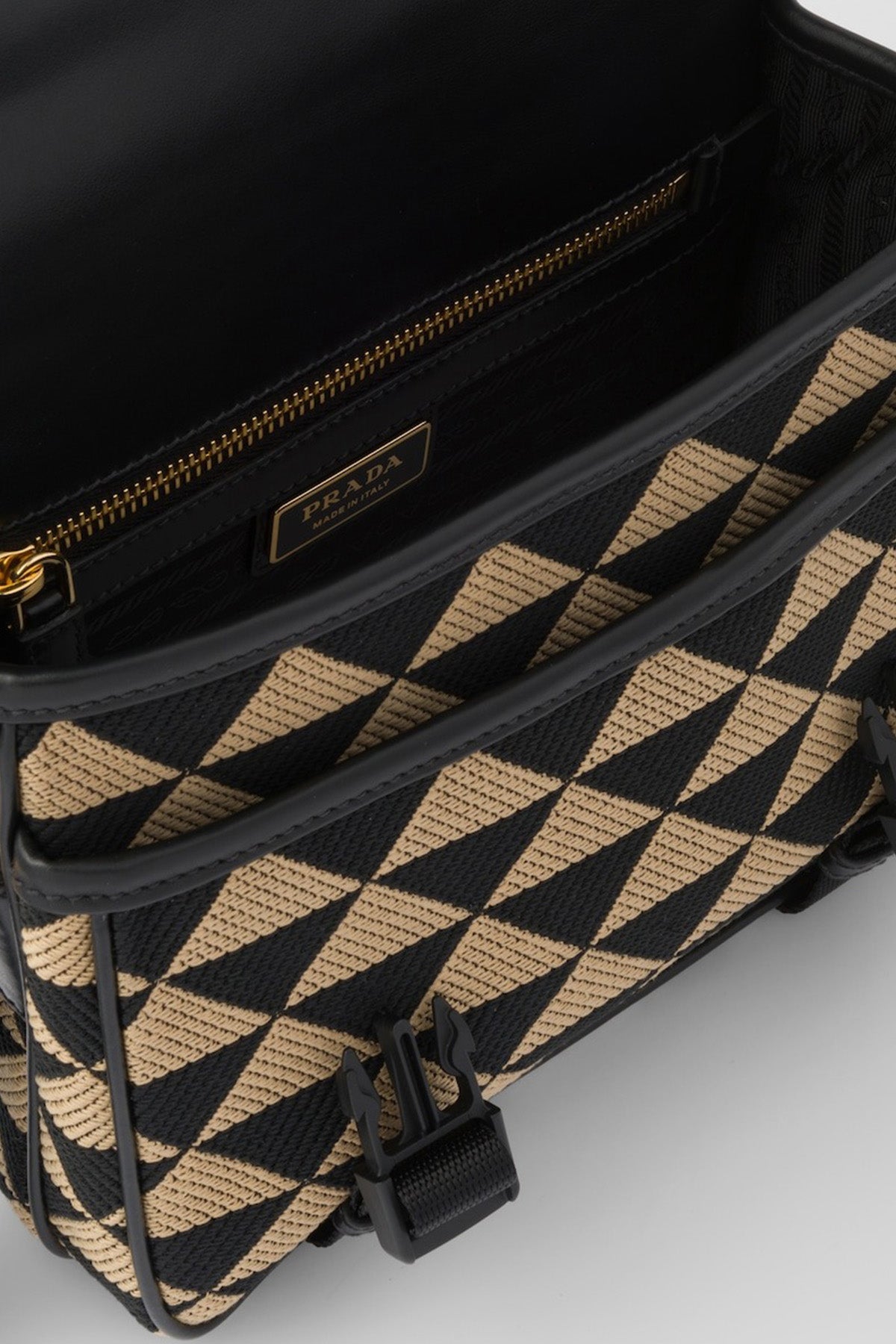 Prada Üçgen Desenli Çapraz Çanta-Libas Trendy Fashion Store