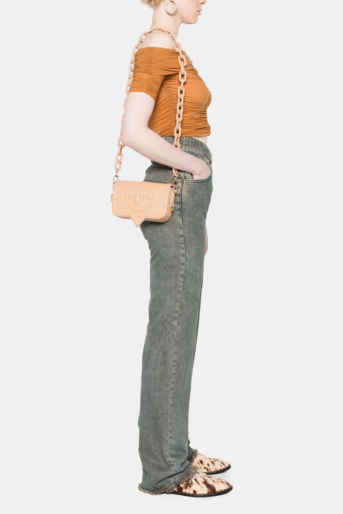 Chiara Ferragni Göz Logolu Zincir Askılı Omuz Çantası