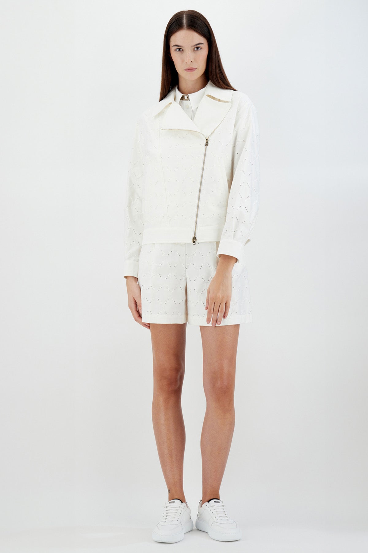 Herno Çapraz Fermuarlı Lazer Kesim Nakış Detaylı Ceket