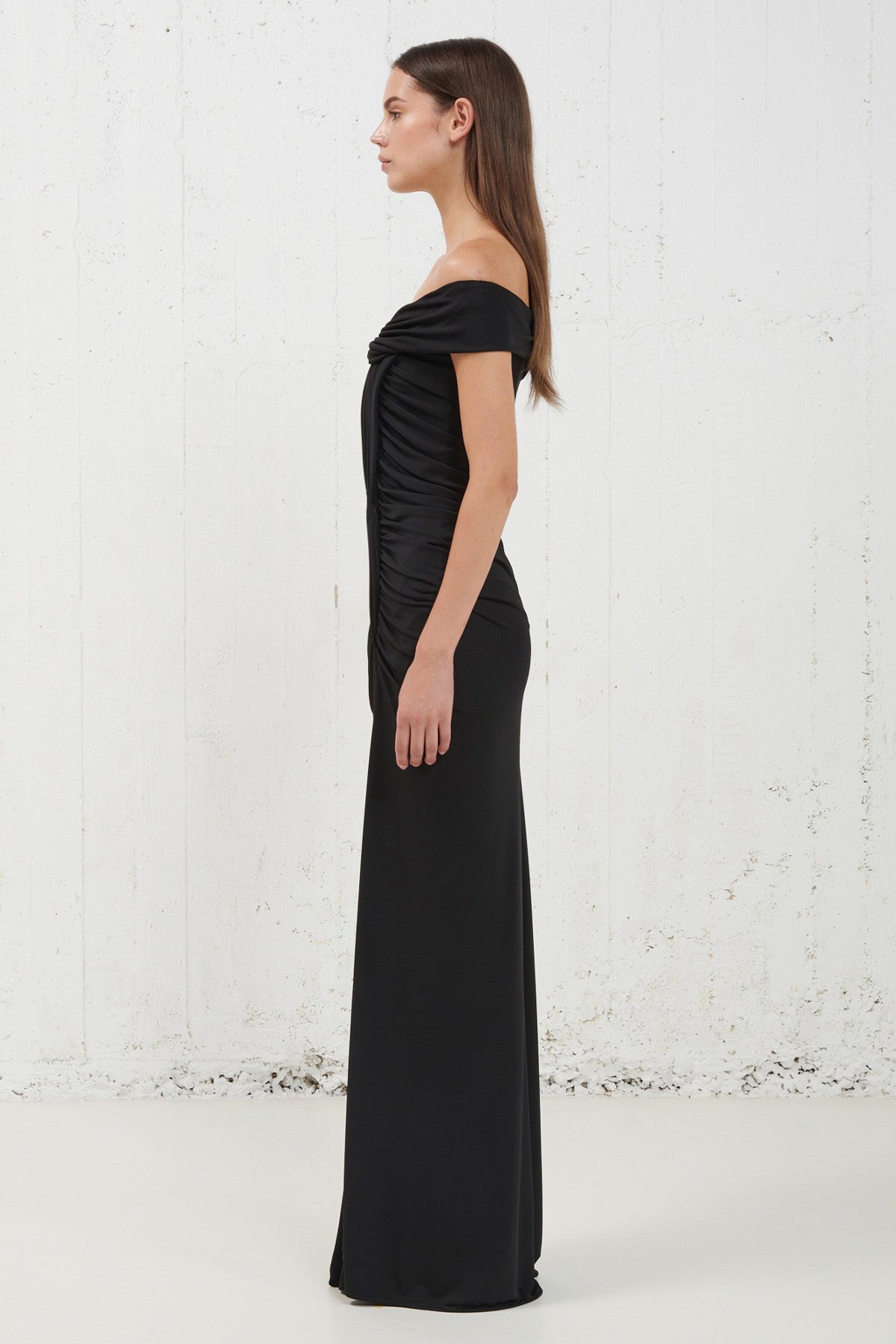 Stelios Koudounaris Straplez Yaka Yırtmaç Detaylı Maxi Abiye Elbise