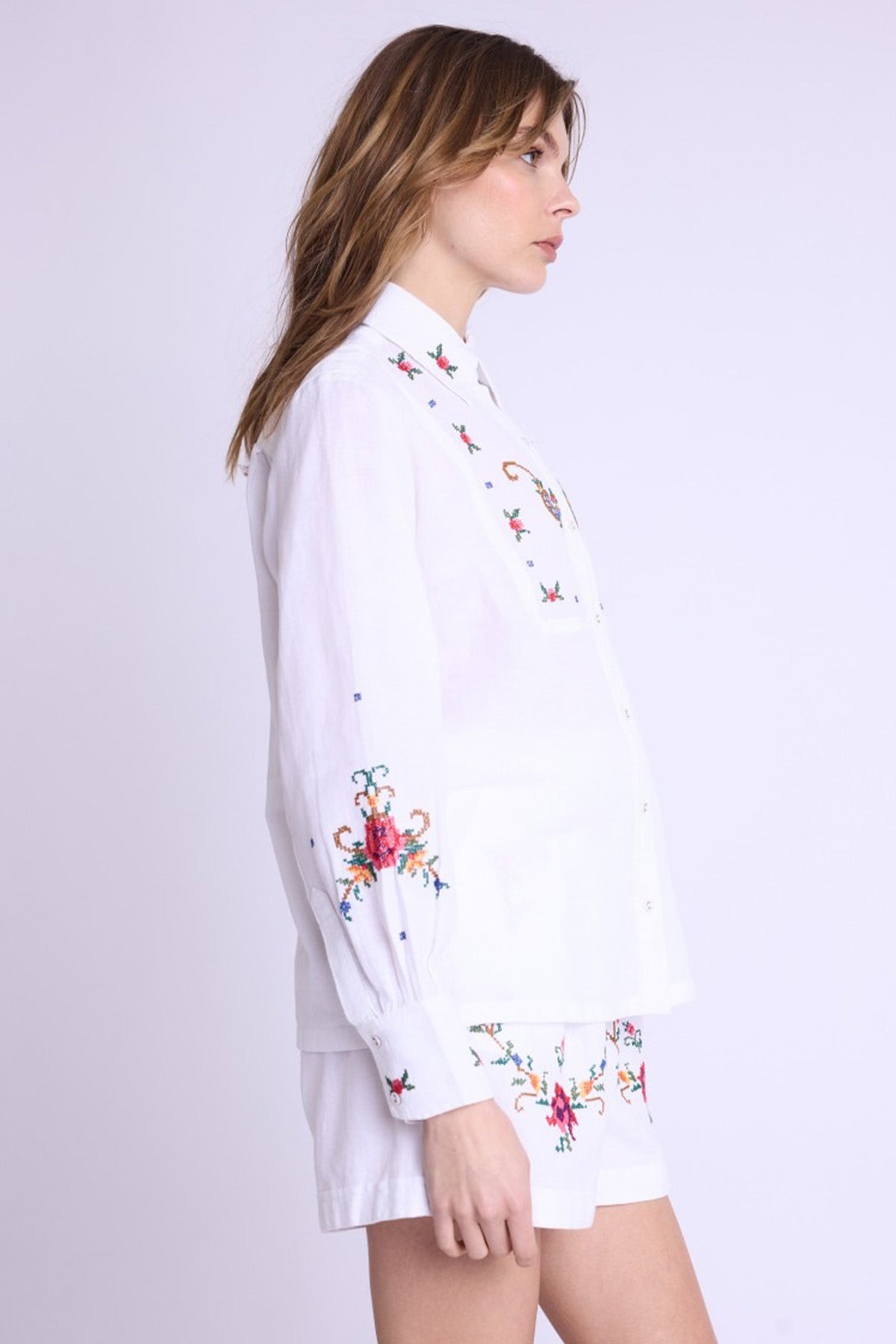 Berenice Cordoba Klasik Yaka Renkli Nakış Desenli Keten Gömlek