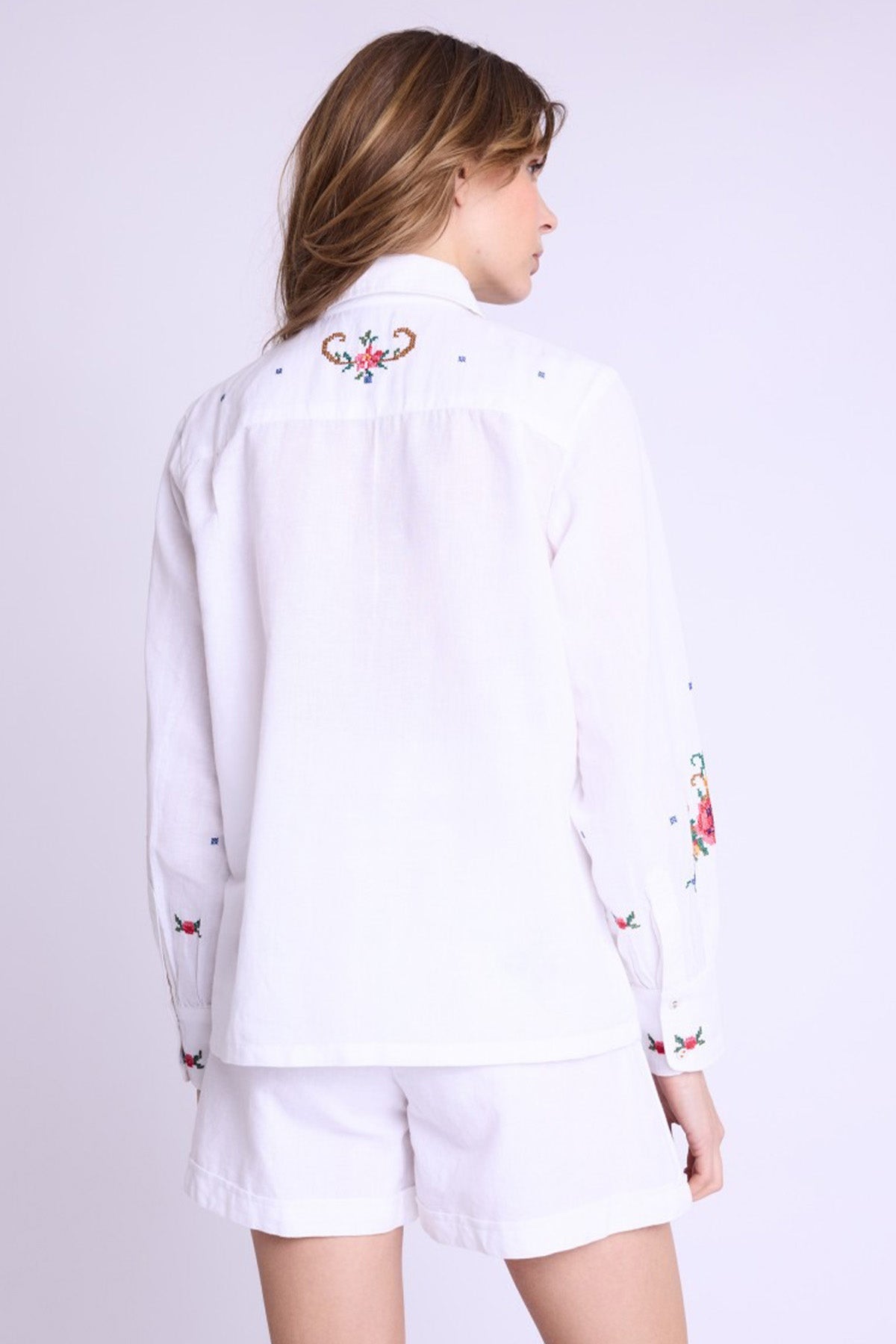 Berenice Cordoba Klasik Yaka Renkli Nakış Desenli Keten Gömlek