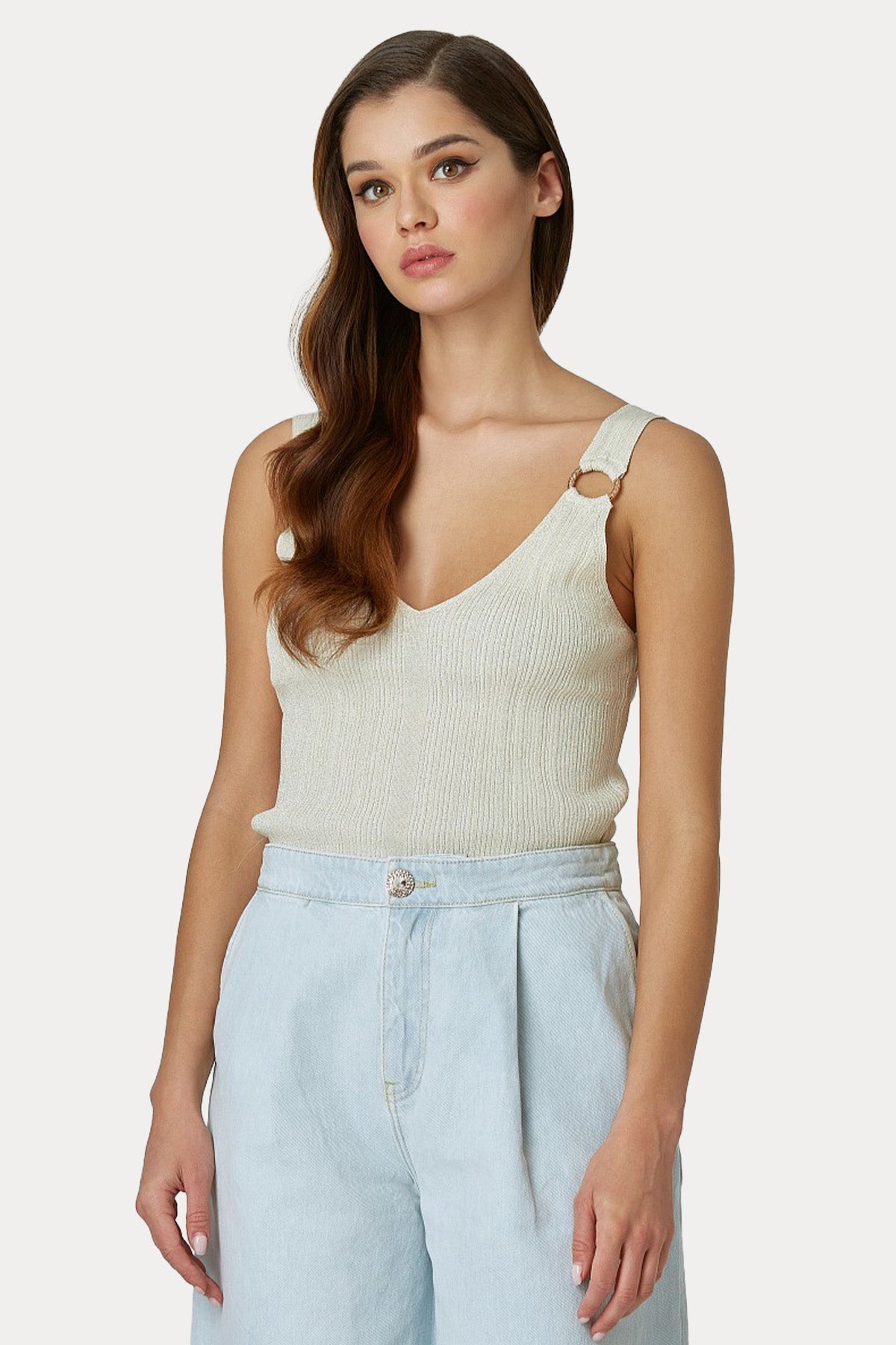 Lynne Geniş V Yaka Askılı Triko Bluz