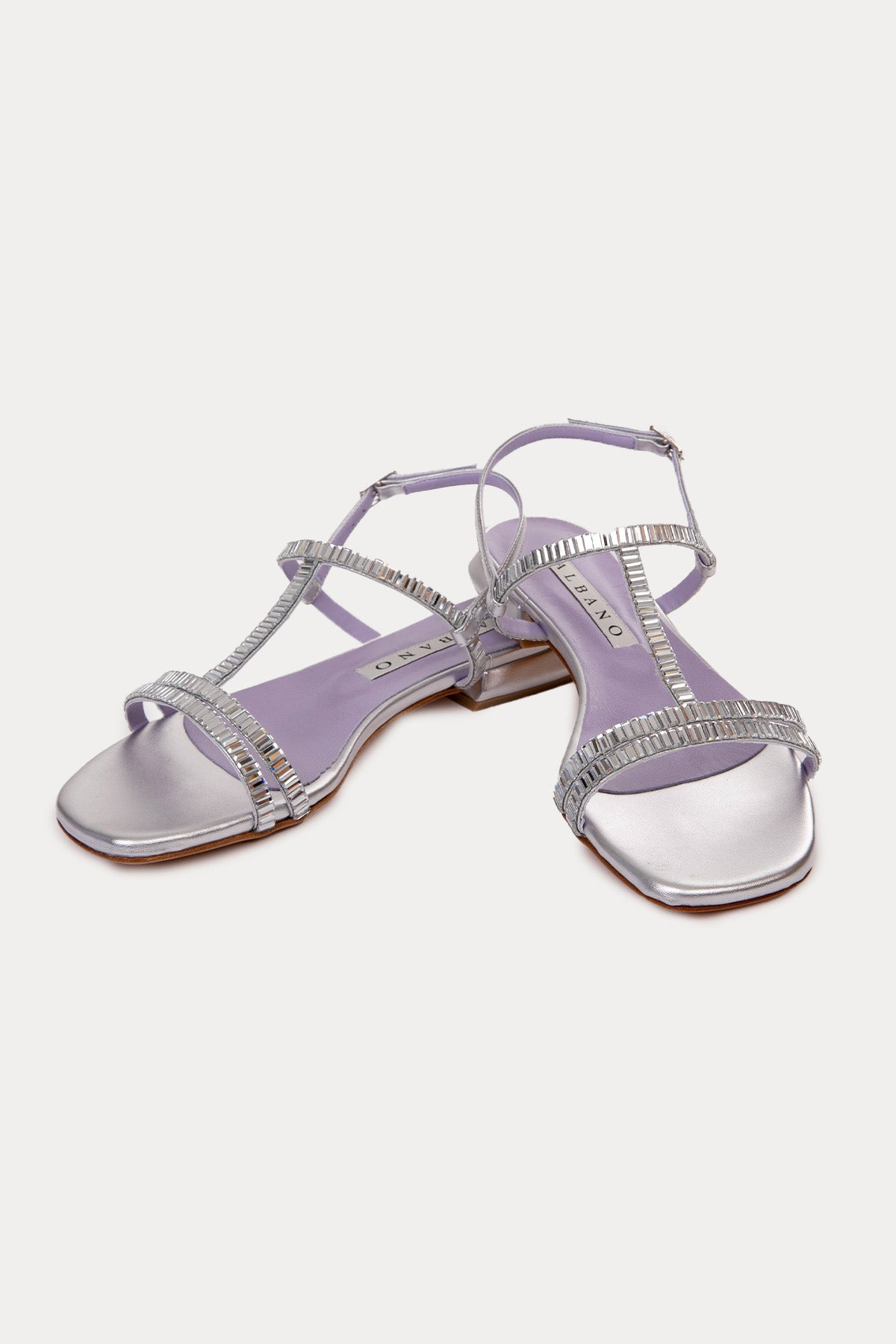 Albano Parlak Taşlı Küt Burun Deri Sandalet