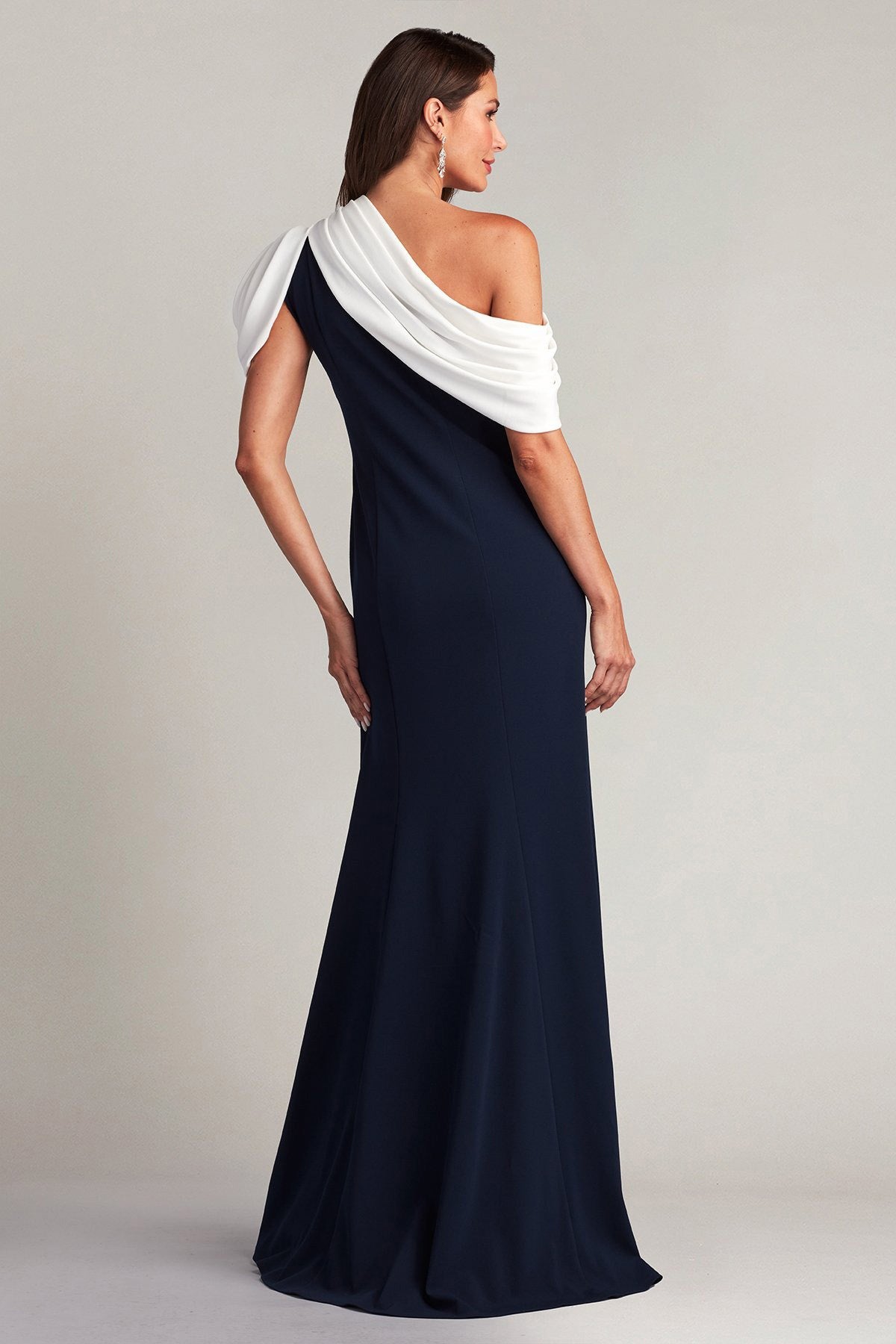 Tadashi Shoji Drapeli Yaka Maxi Abiye Elbise