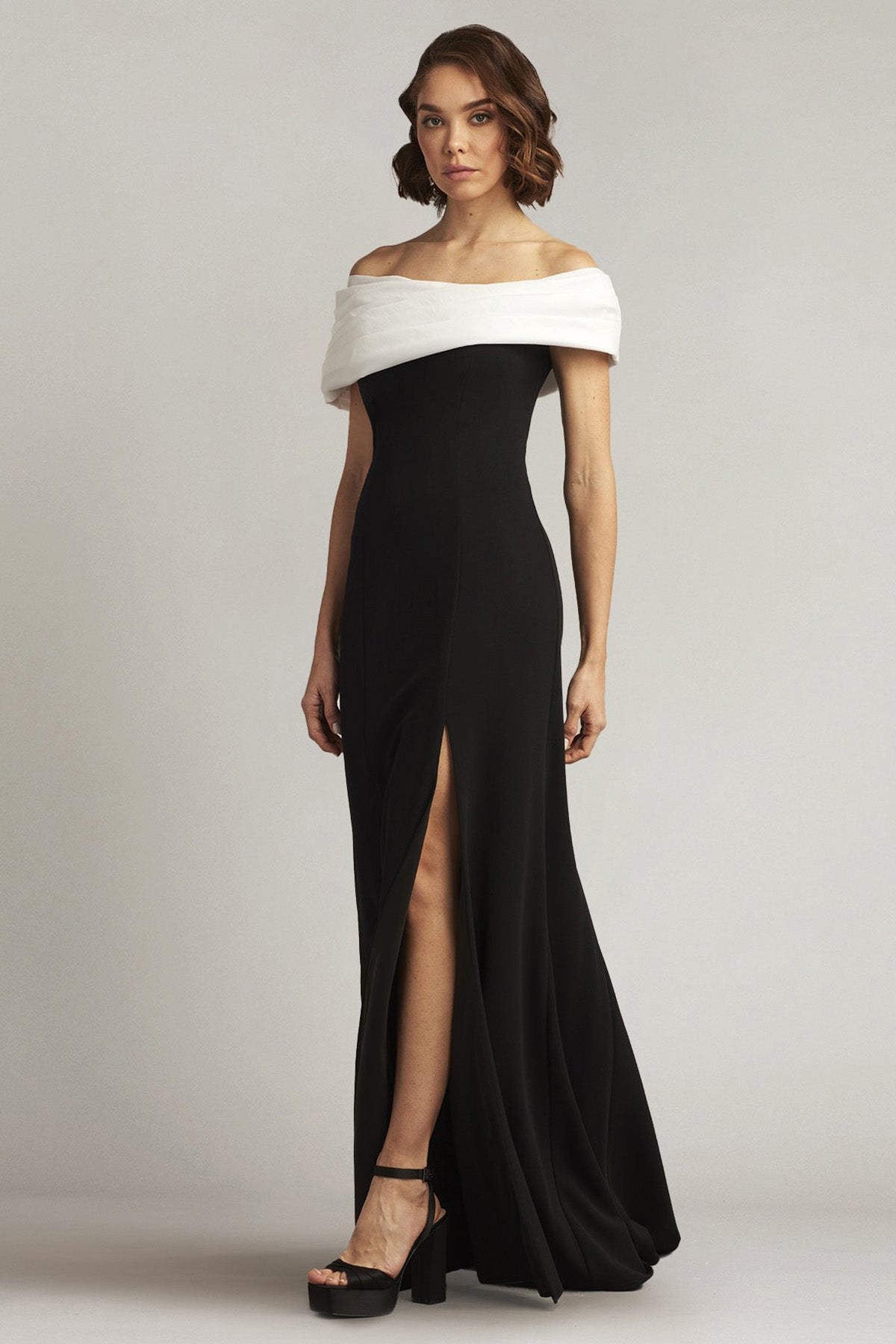 Tadashi Shoji Straplez Yaka Maxi Abiye Elbise