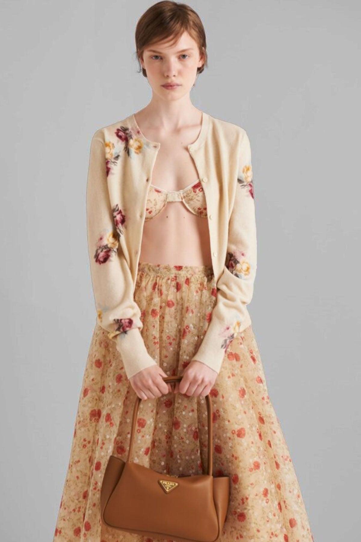 Prada Logolu Medium Yumuşak Deri Omuz Çantası