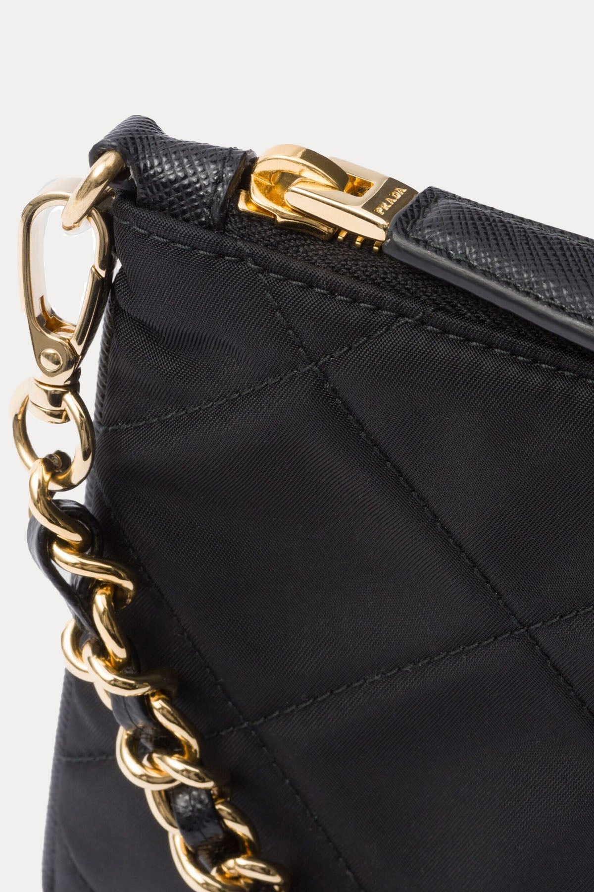 Prada Re-Nylon Zincir Örgü Clutch Çanta