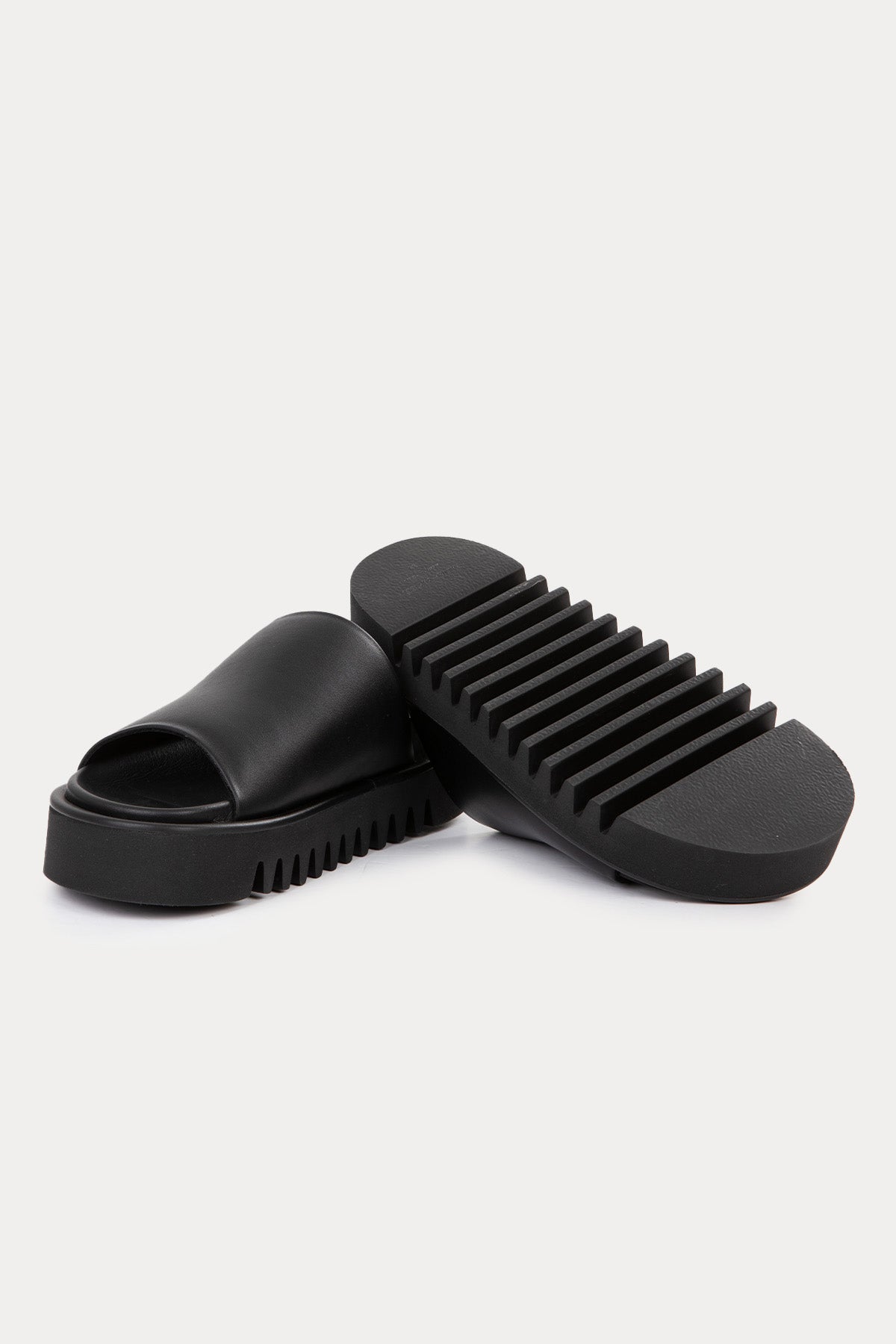 Paloma Barcelo Lydie Tırtıklı Taban Deri Terlik