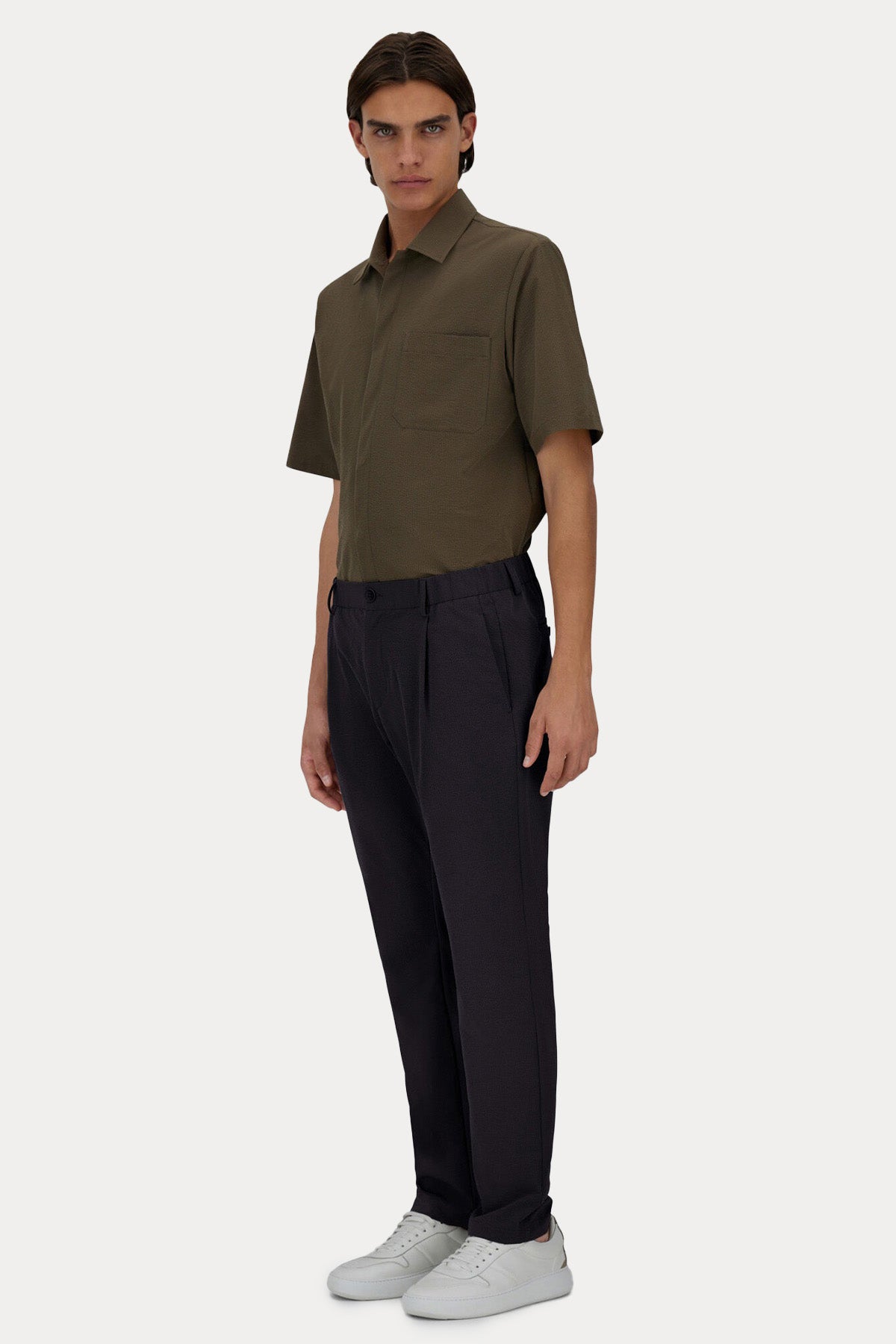 Herno Regular Fit Dokulu Kumaş Tek Pile Beli Lastikli Pantolon