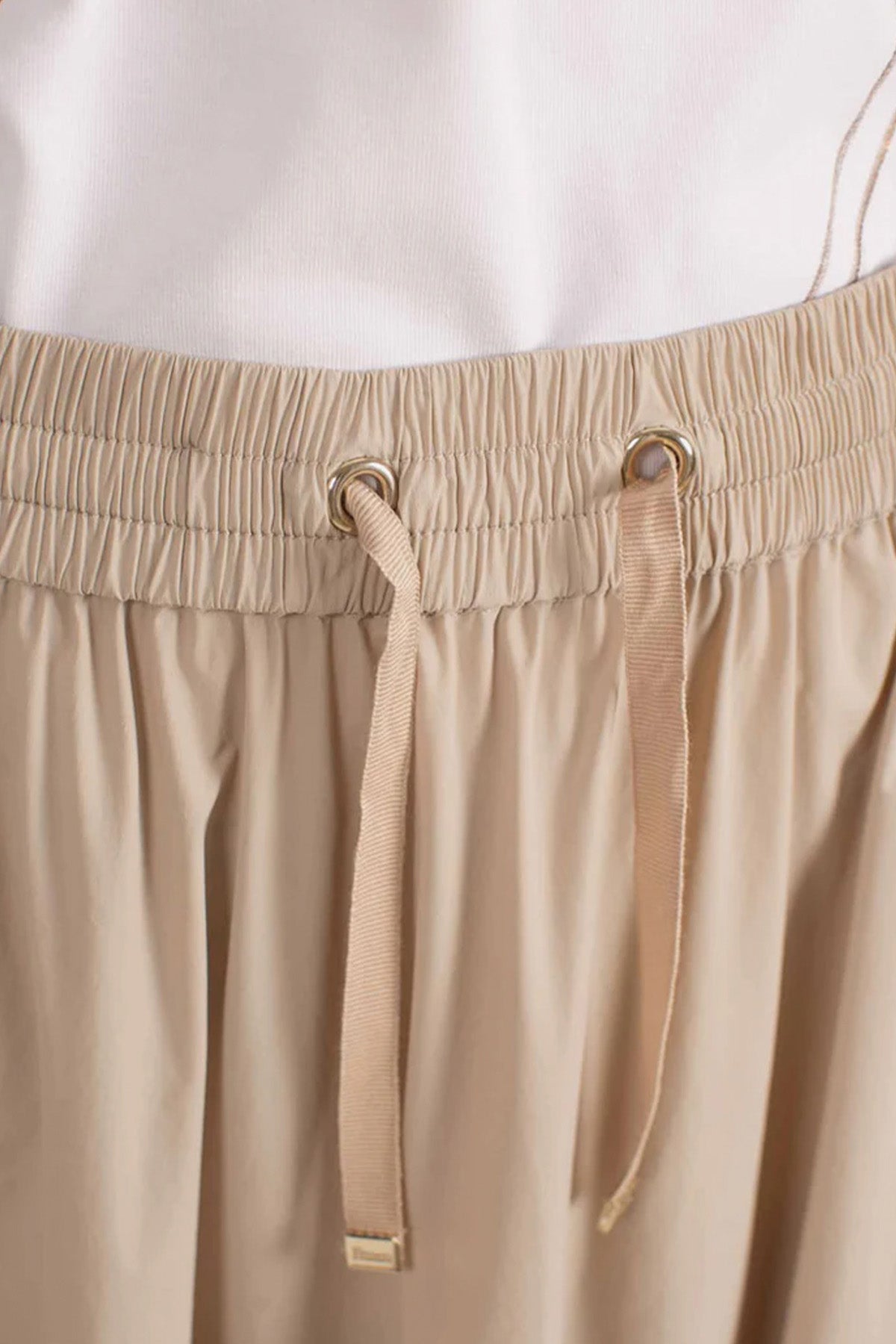 Herno Beli Lastikli Yandan Cepli Pileli Streç Midi Etek