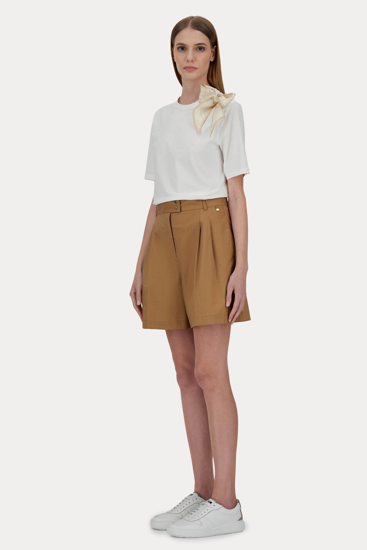 Herno Relaxed Fit Yüksek Bel Yandan Cepli Pileli Şort