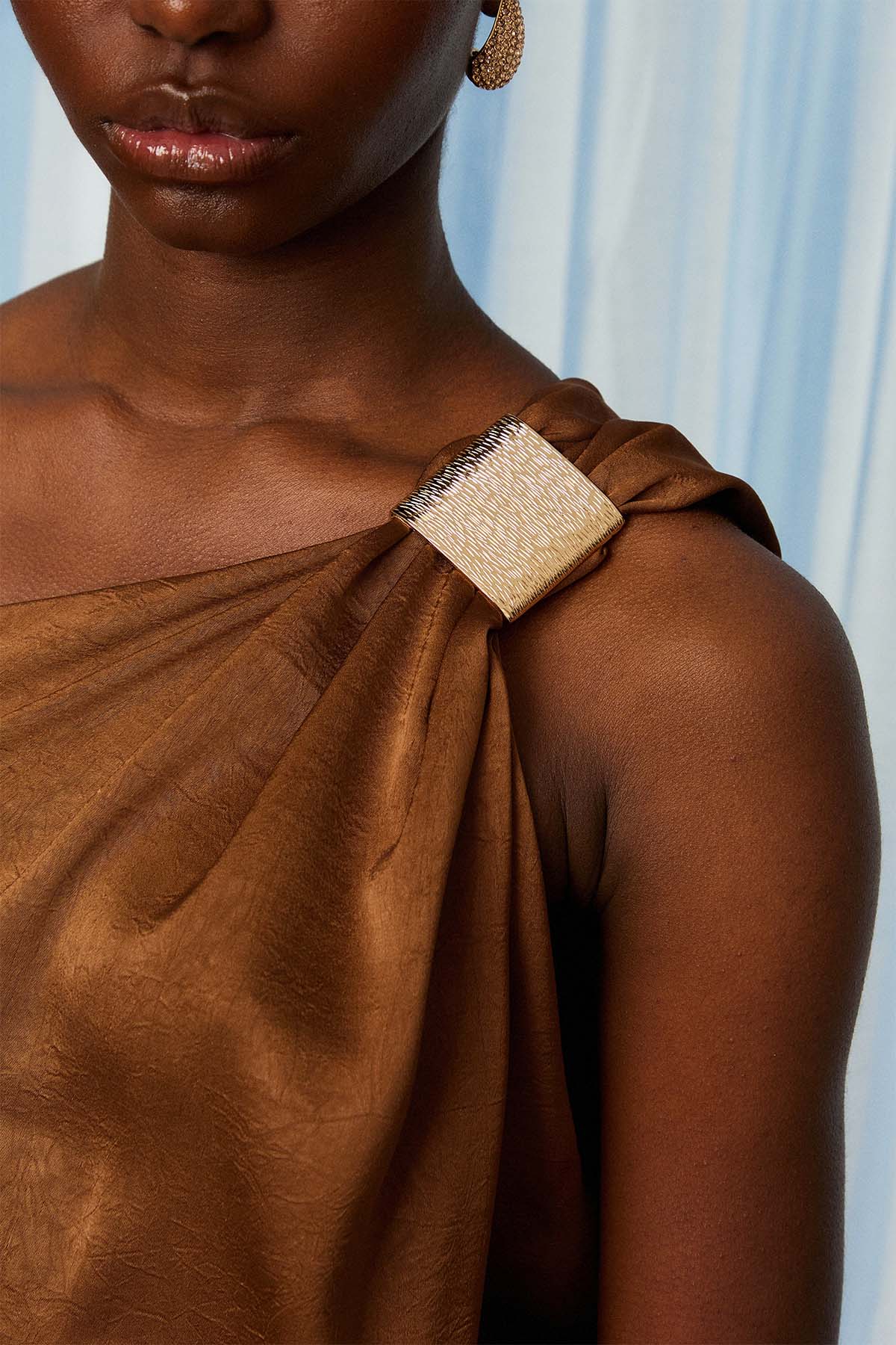 Bsb Tek Omuz Desenli Bluz