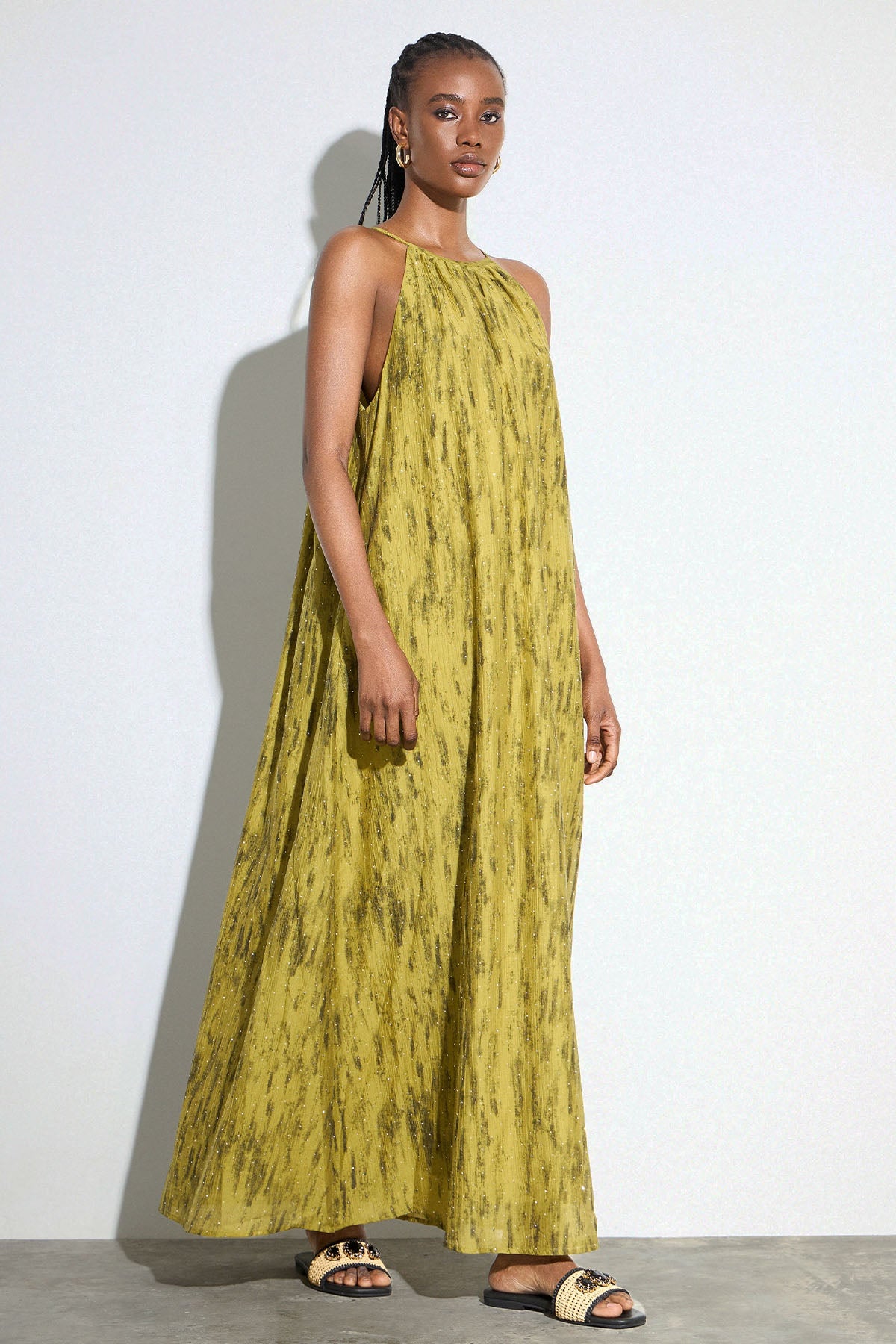 Bsb Boyundan Bağlamalı Pileli Desenli Maxi Elbise