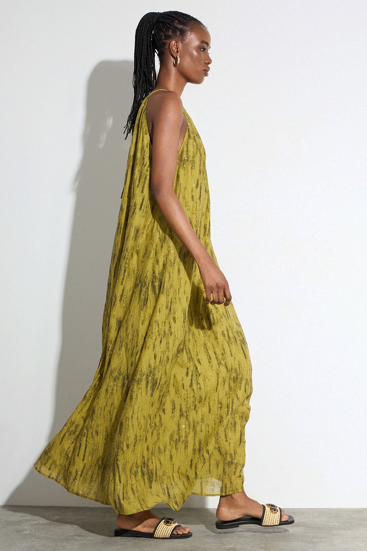 Bsb Boyundan Bağlamalı Pileli Desenli Maxi Elbise