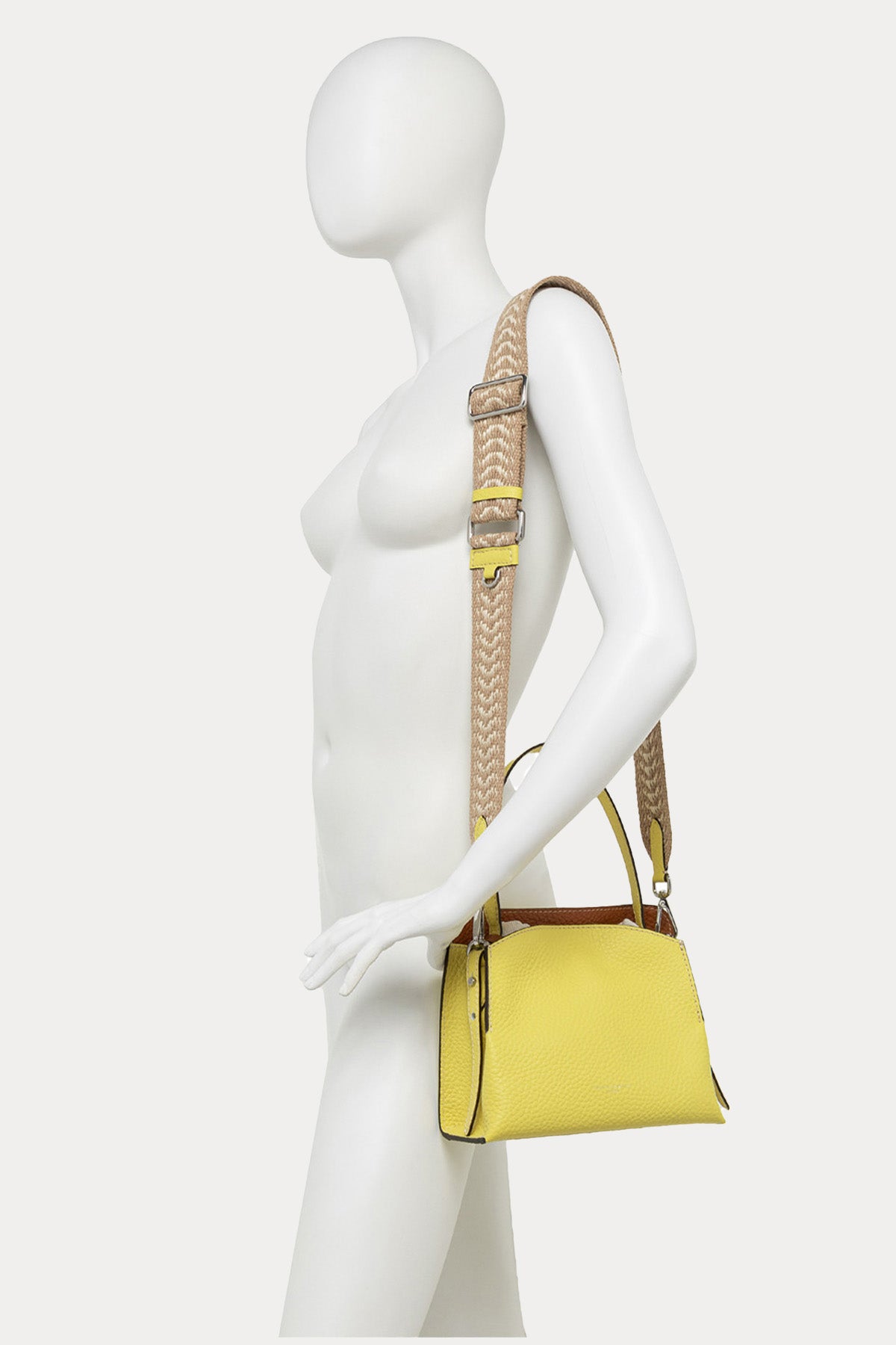 Gianni Chiarini Asia Kanvas Kumaş İç Çantalı Deri Omuz Çantası