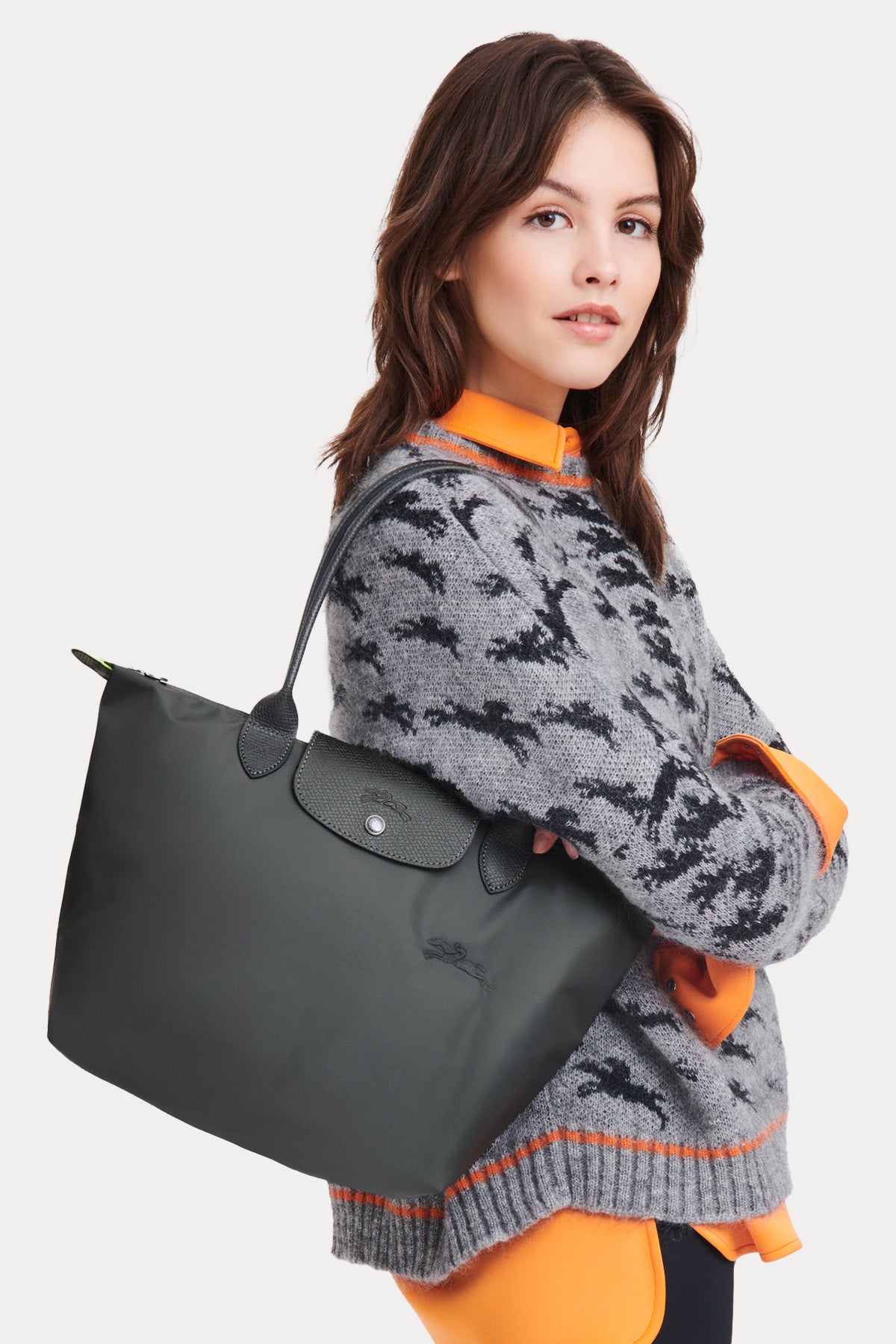 Longchamp Deri Detaylı Logolu Omuz Çantası