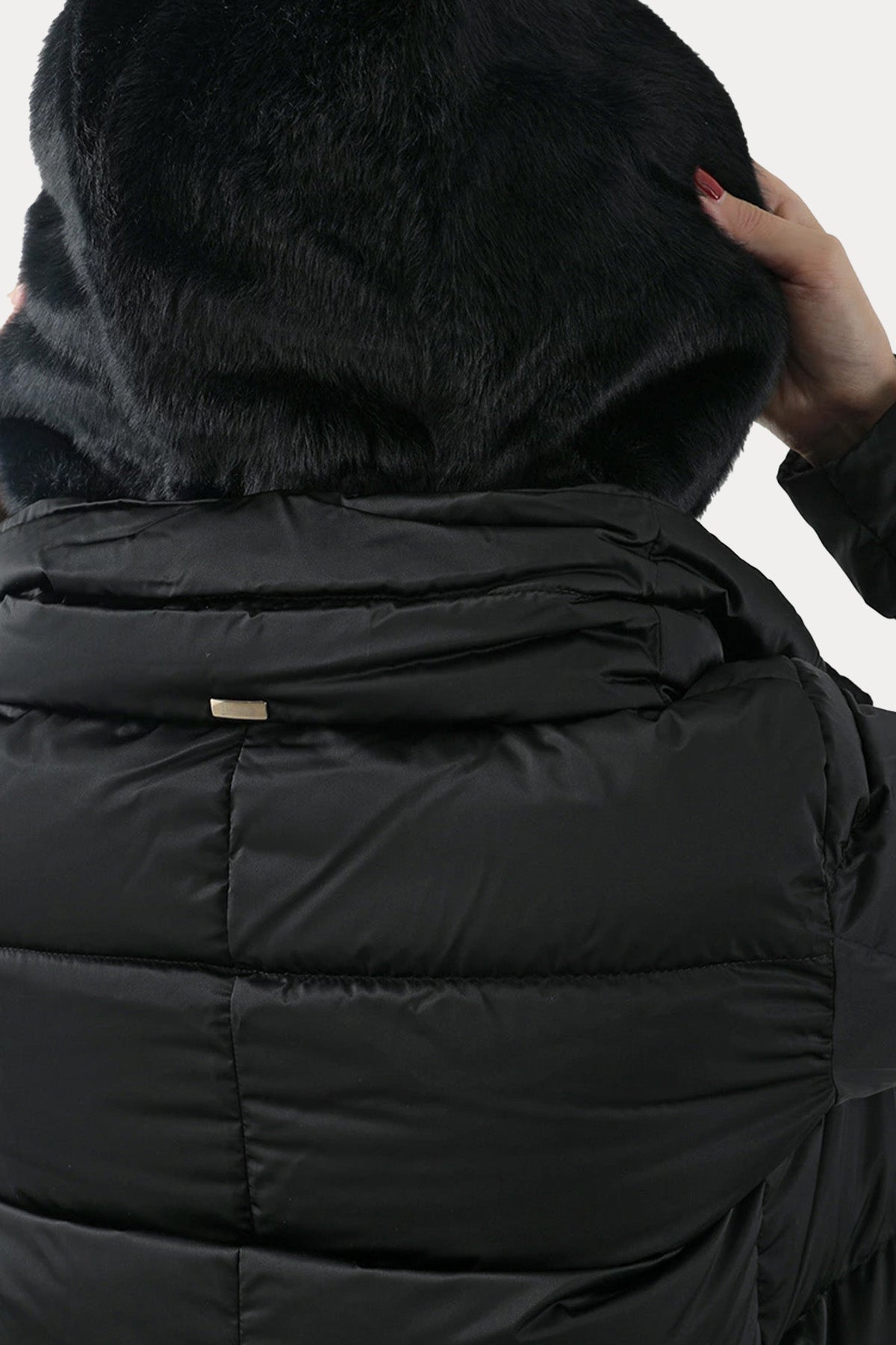 Herno Demonte İçi Kürklü Kapüşonlu Puffer Mont