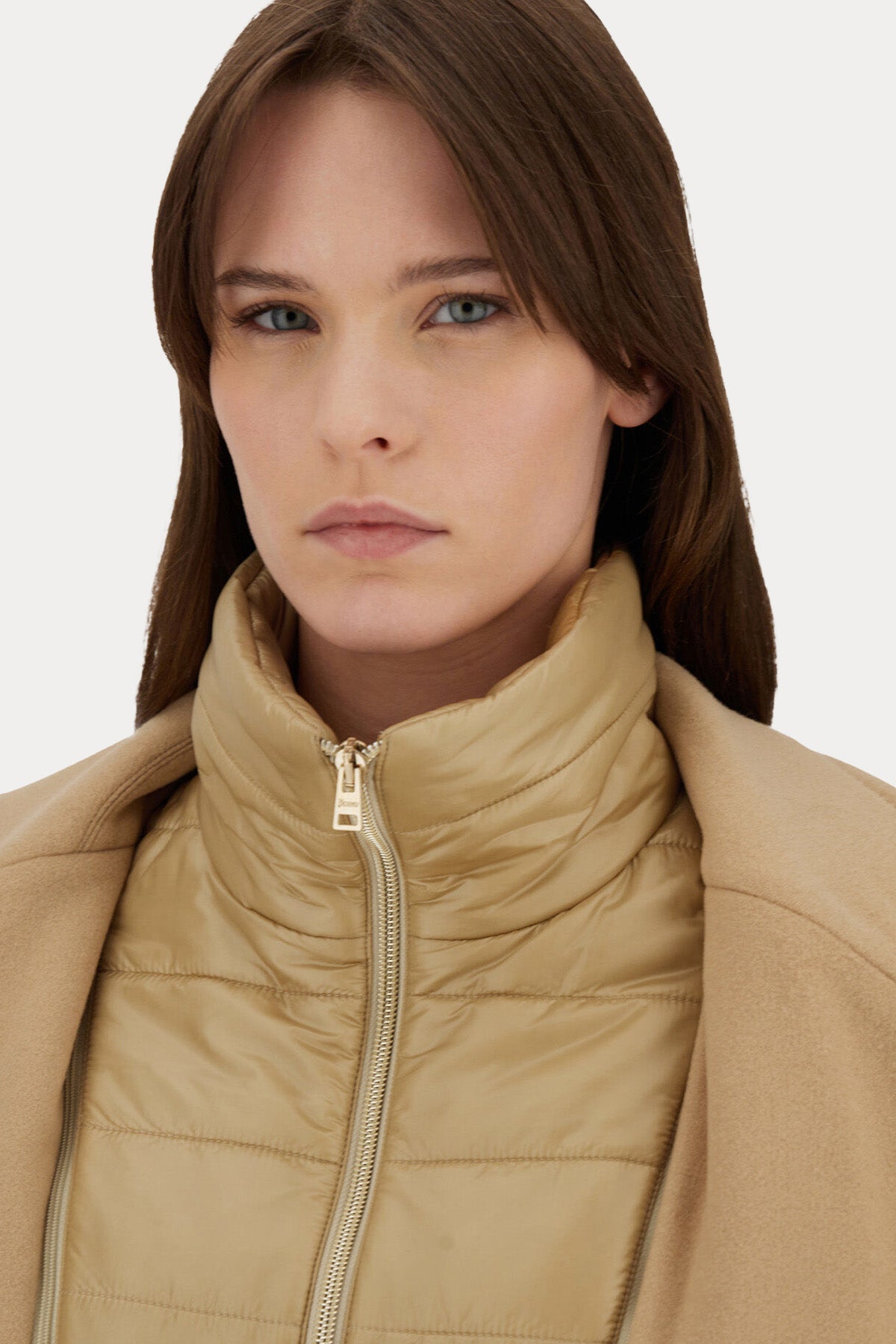 Herno Regular Fit Dik Yaka Demonte İç Parçalı Yün Kaban