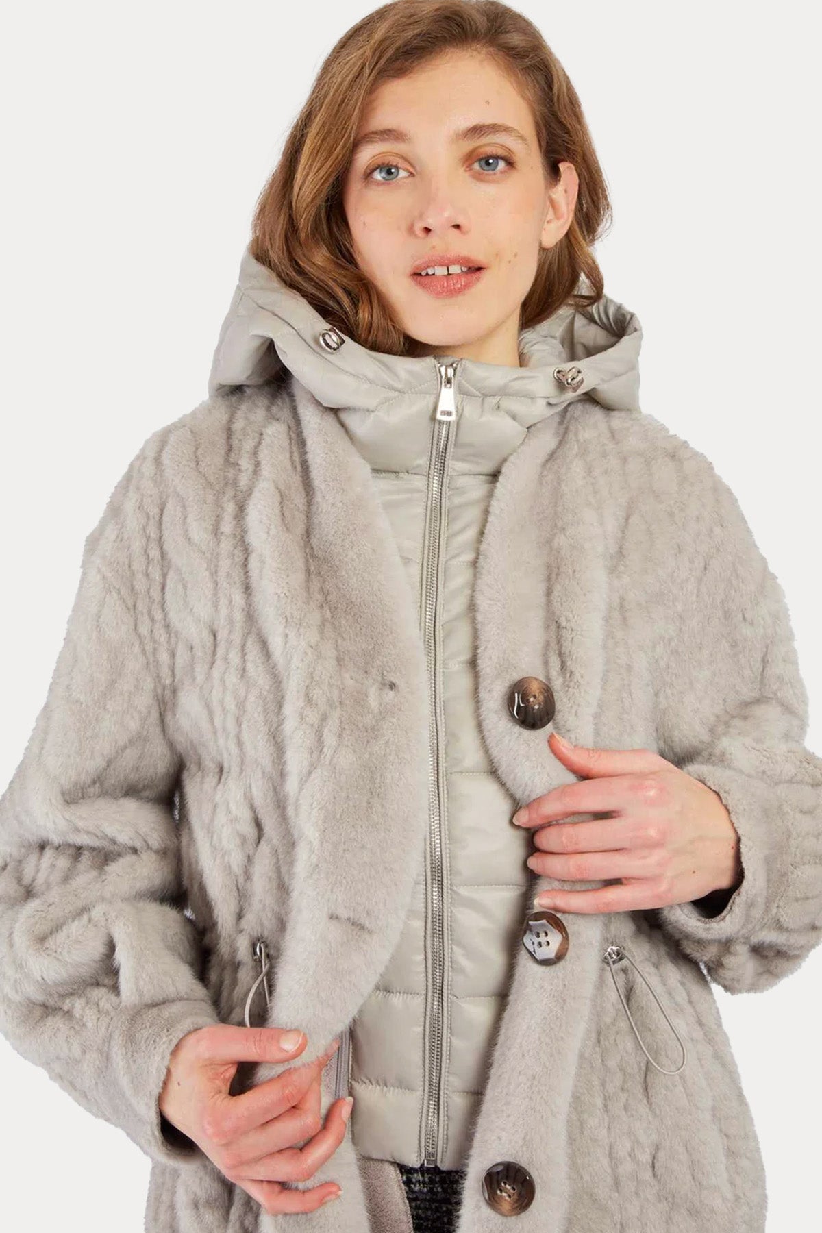 Rene Derhy Demonte İç Parçalı Saç Örgü Kapüşonlu Manto