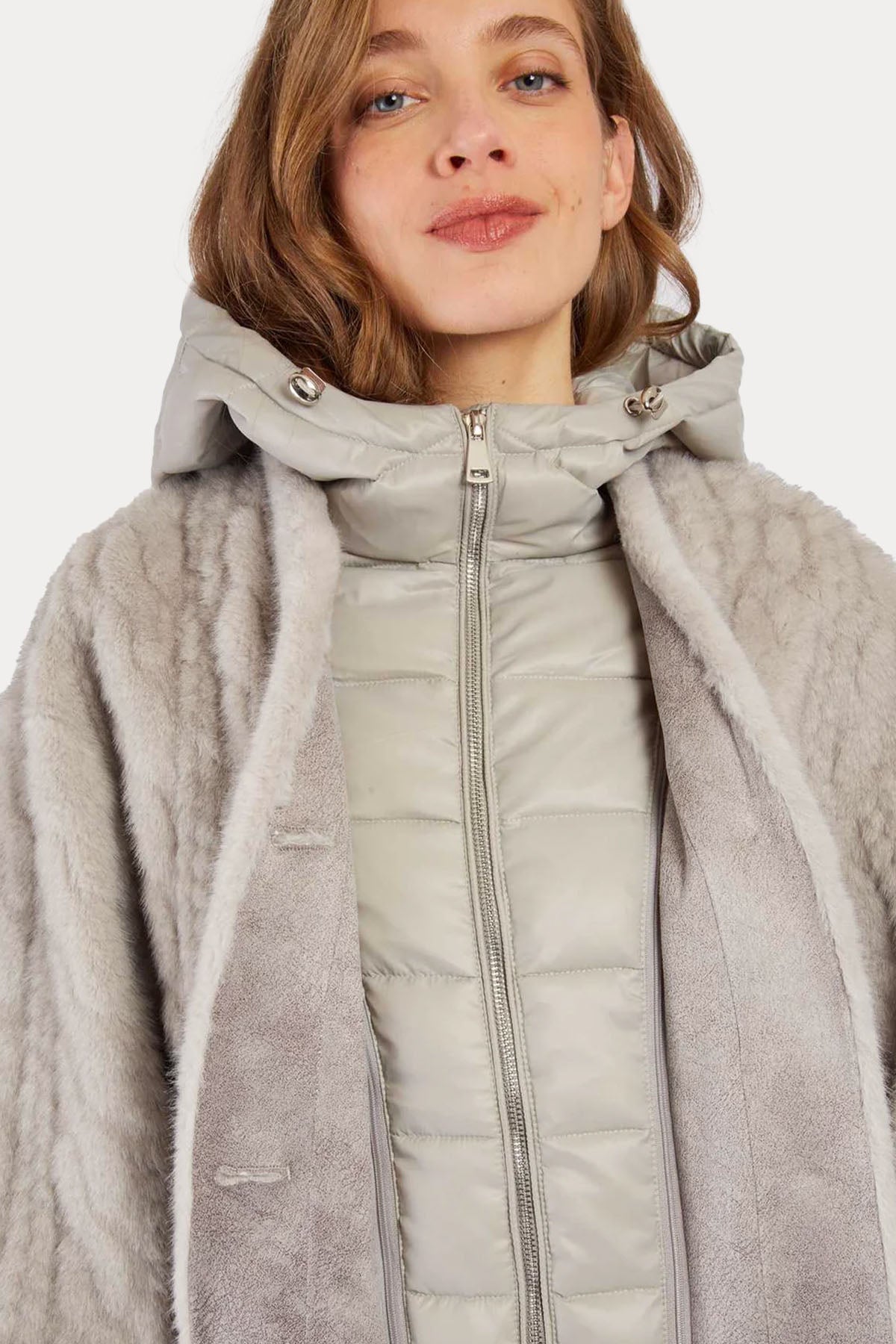 Rene Derhy Demonte İç Parçalı Saç Örgü Kapüşonlu Manto