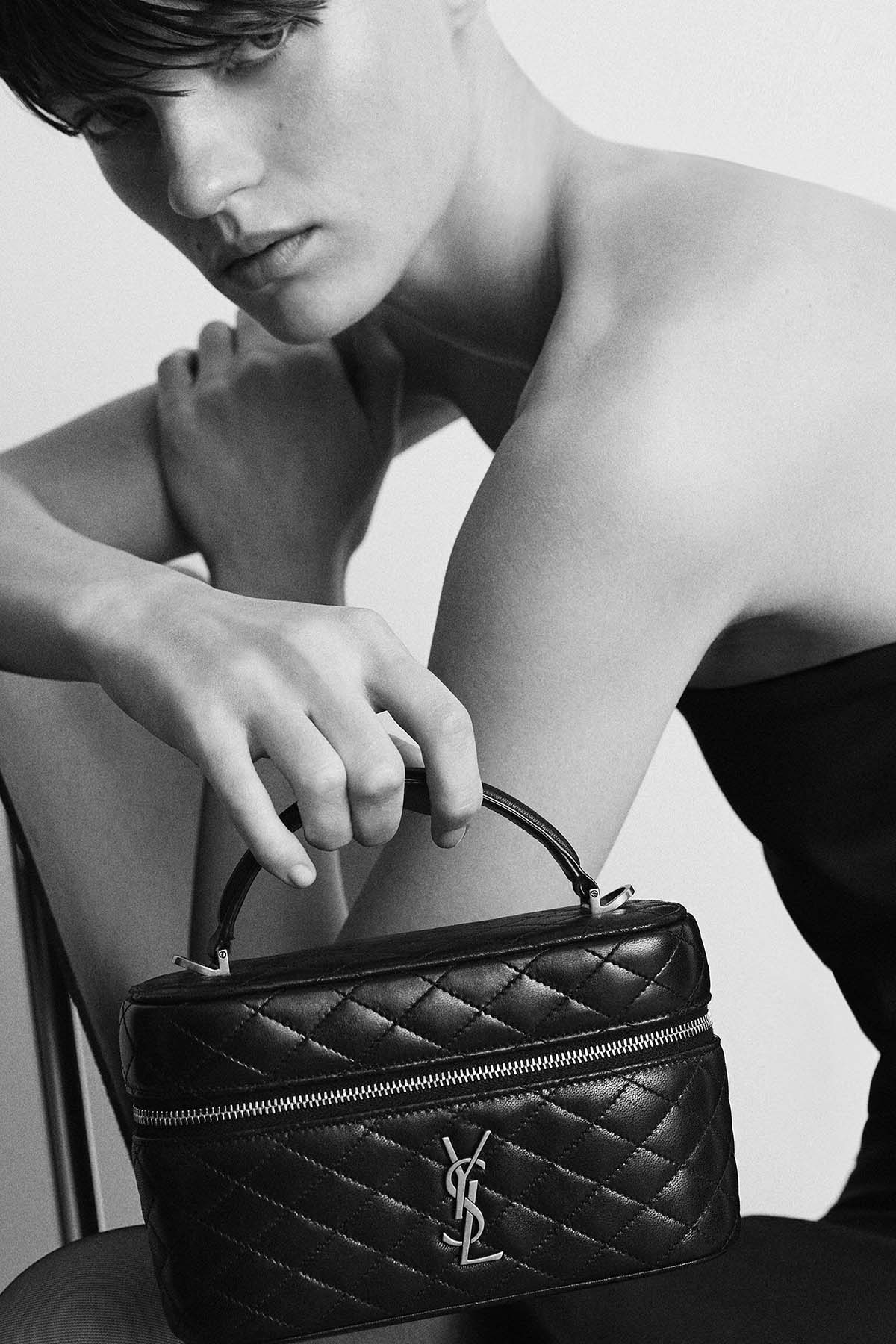 Saint Laurent Logolu Small Kapitone Deri Omuz Çantası