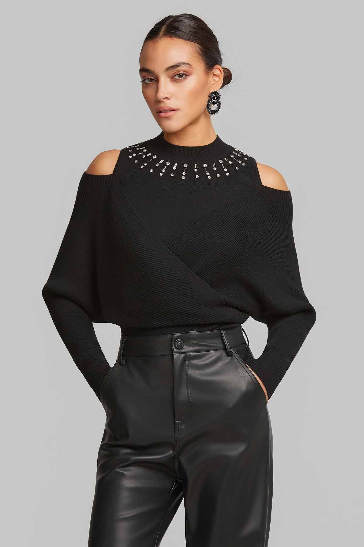 Lynne Metal Aksesuarlı Yuvarlak Yaka Örgü Triko