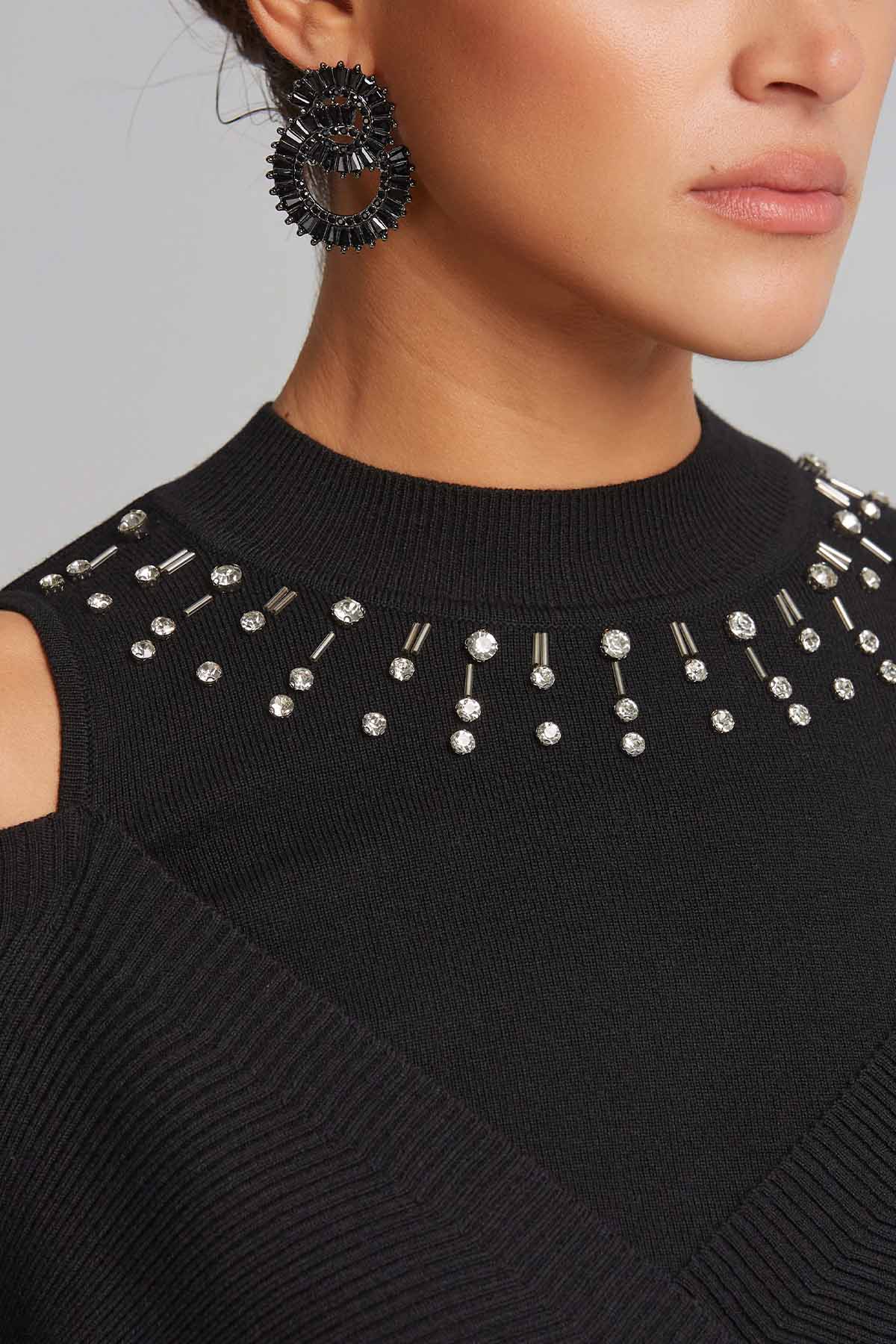 Lynne Metal Aksesuarlı Yuvarlak Yaka Örgü Triko