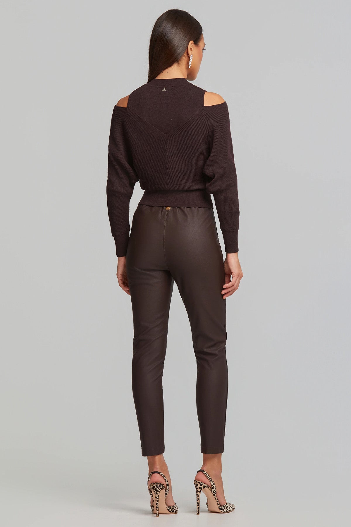 Lynne Metal Aksesuarlı Yuvarlak Yaka Örgü Triko