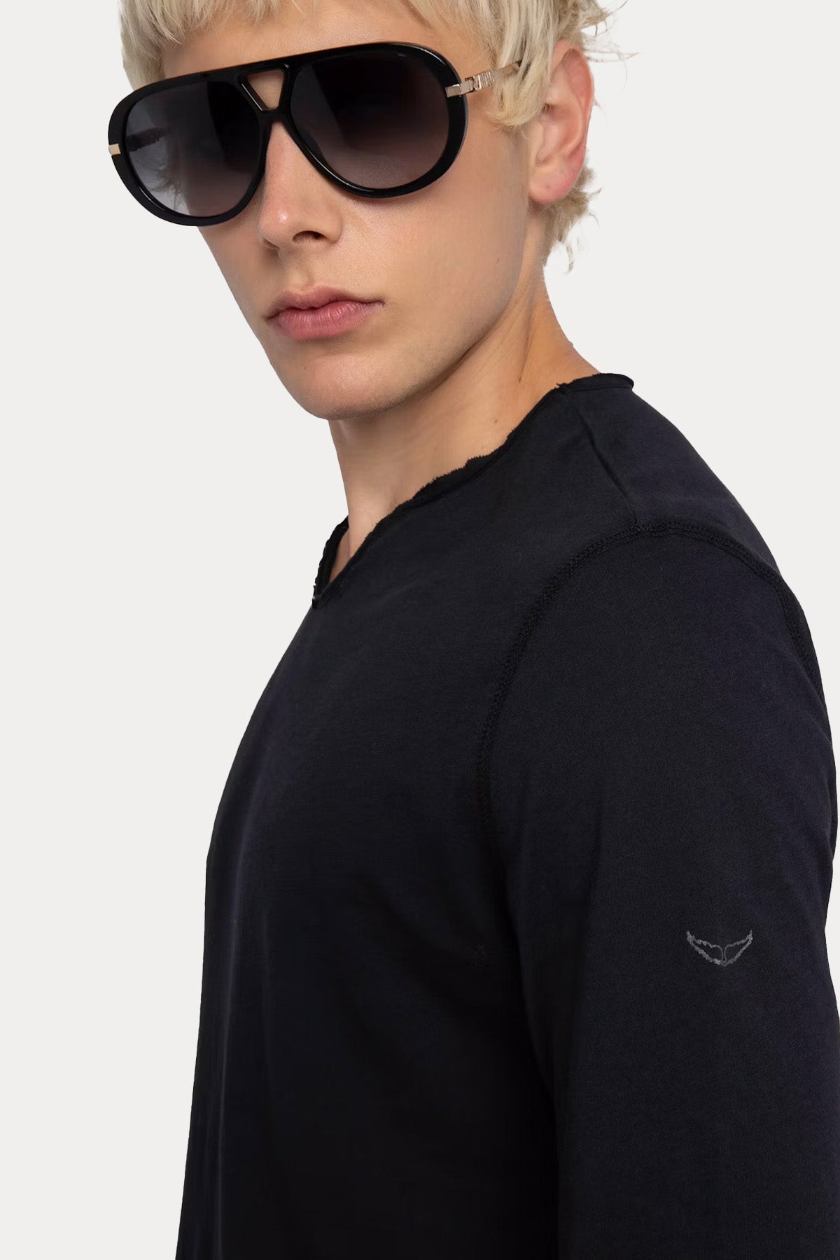 Zadig & Voltaire Regular Fit Düğmeli Asimetrik Yaka Logolu T-shirt