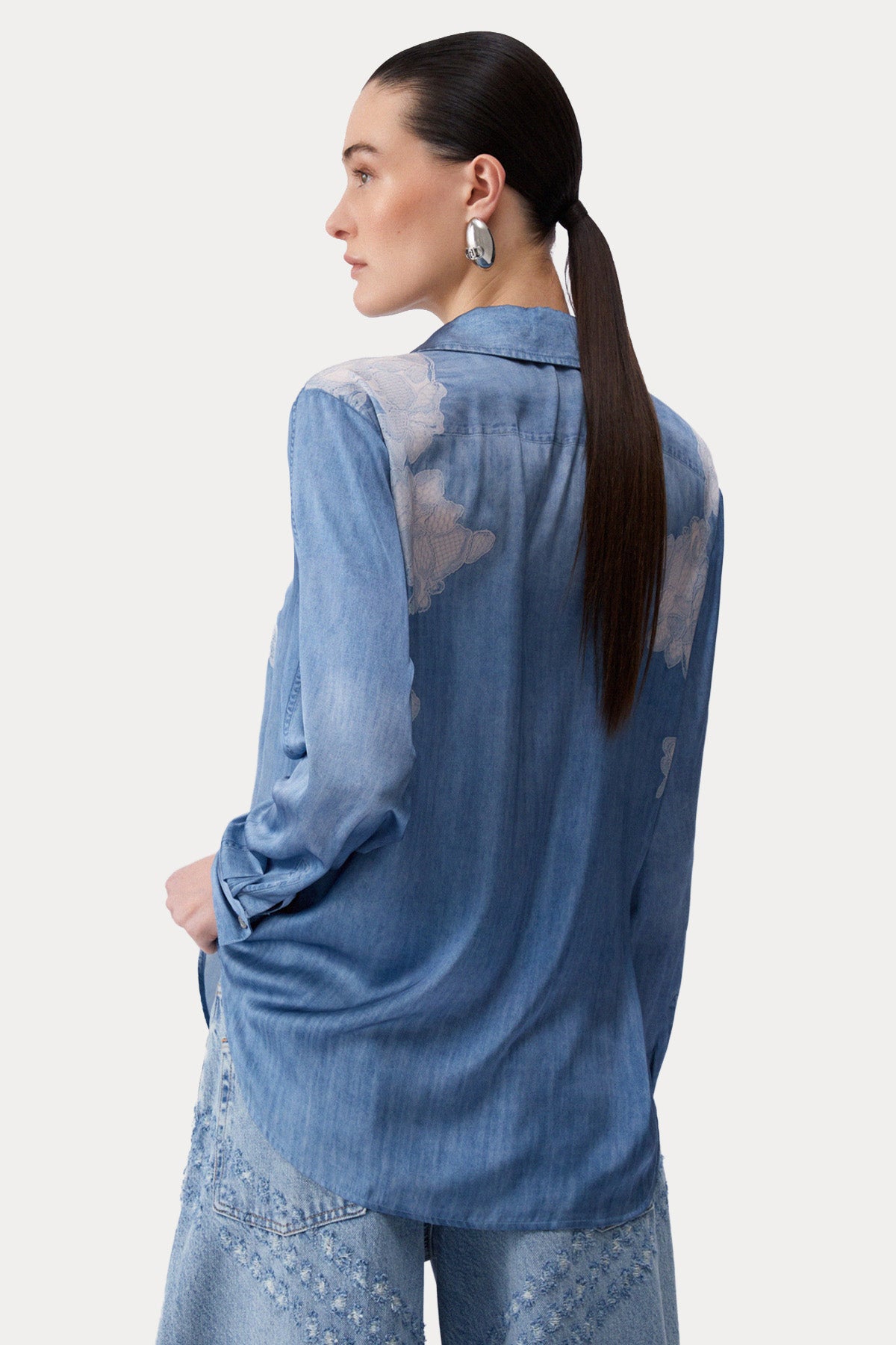 Liu Jo Comfort Fit Nakış Detaylı Denim Görünümlü Gömlek