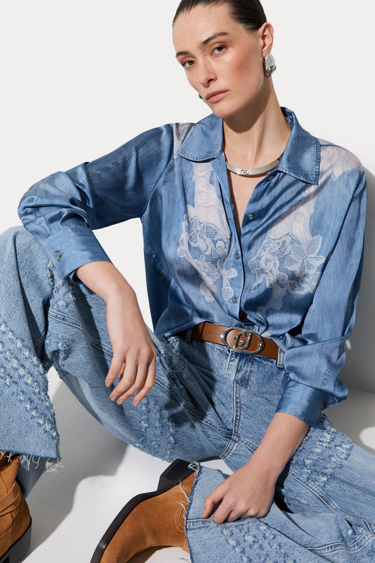 Liu Jo Comfort Fit Nakış Detaylı Denim Görünümlü Gömlek