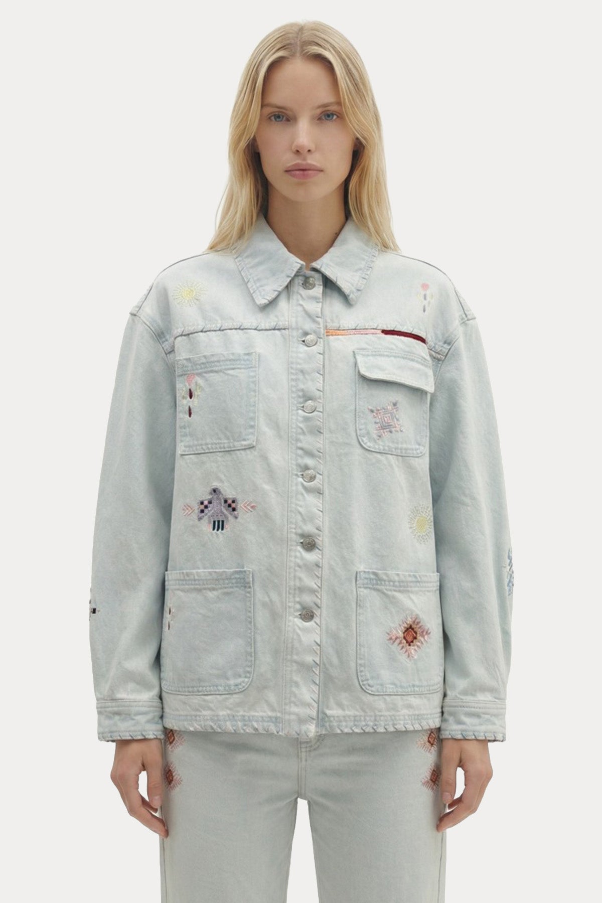 Berenice Geniş Kesim Nakış Desenli Yıkamalı Denim Ceket