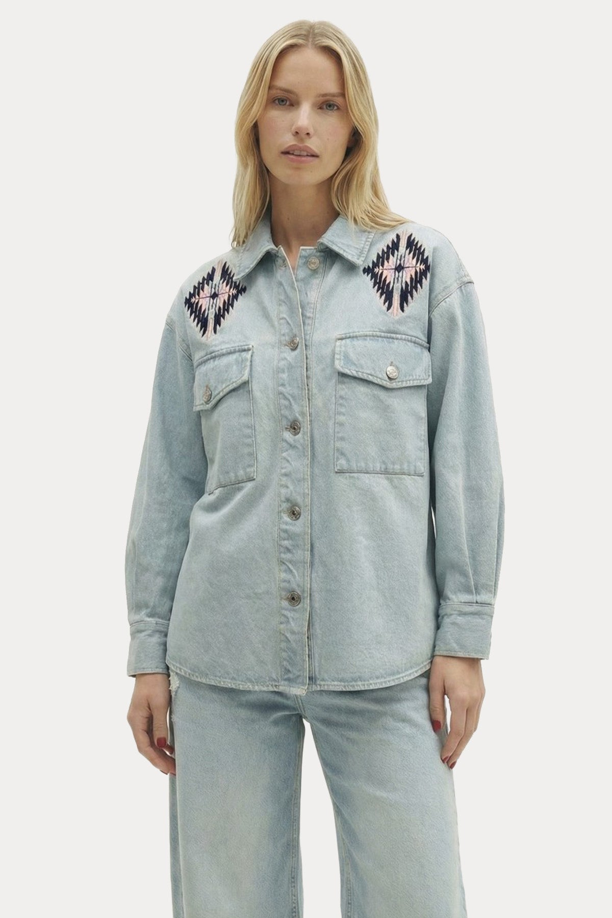 Berenice Relaxed Fit Nakış Desenli Yıkamalı Ceket