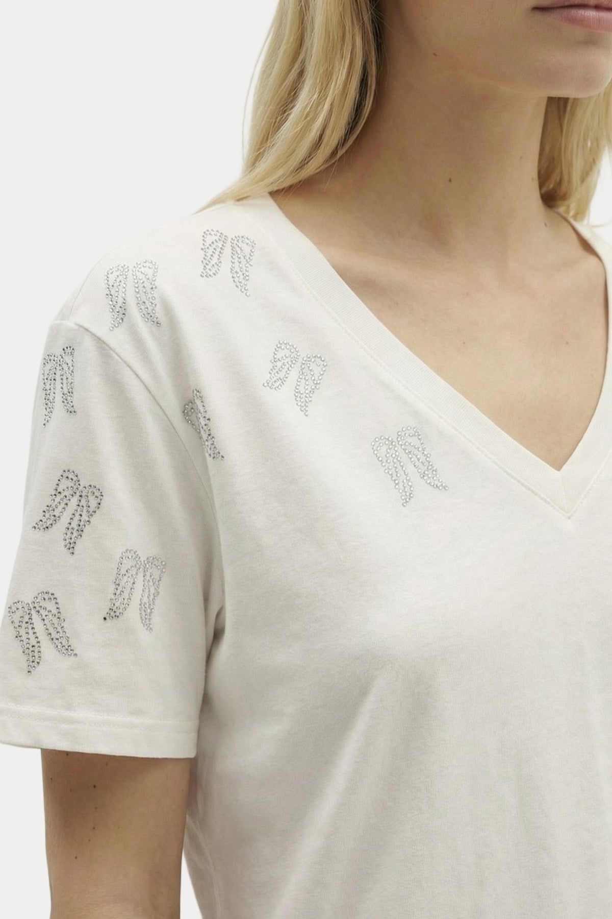 Berenice Regular Fit Kanat Desenli V Yaka T-shirt