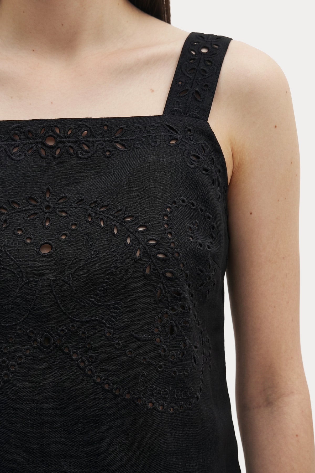 Berenice Regular Fit Nakış Desenli Crop Keten Bluz
