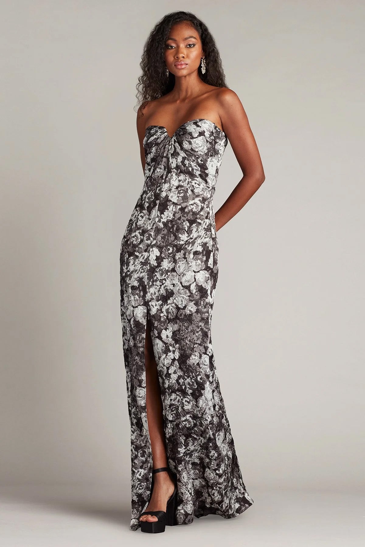Tadashi Shoji Slim Fit Straplez Maxi İpek Abiye Elbise
