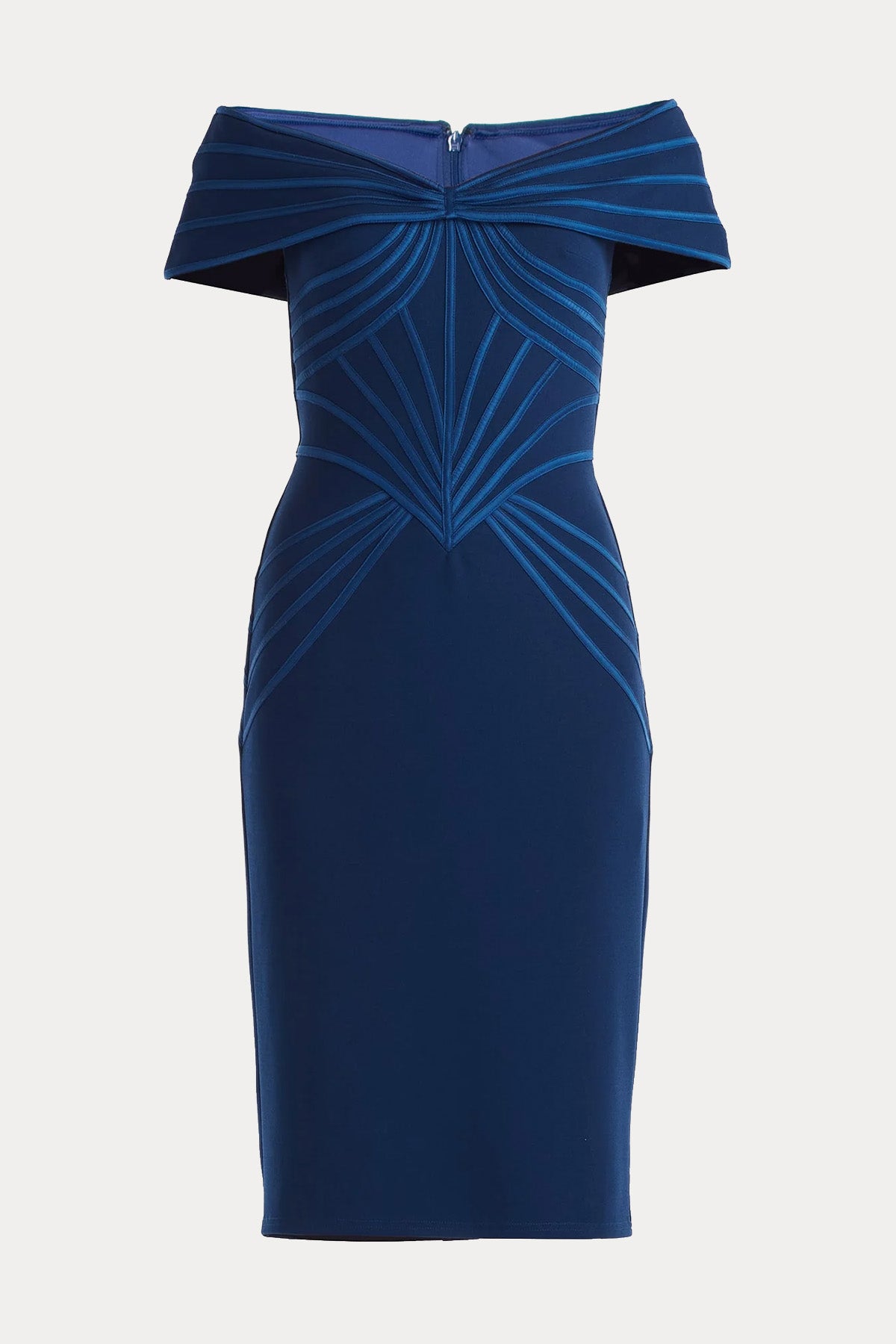 Tadashi Shoji Slim Fit Kayık Yaka Dizüstü Abiye Elbise