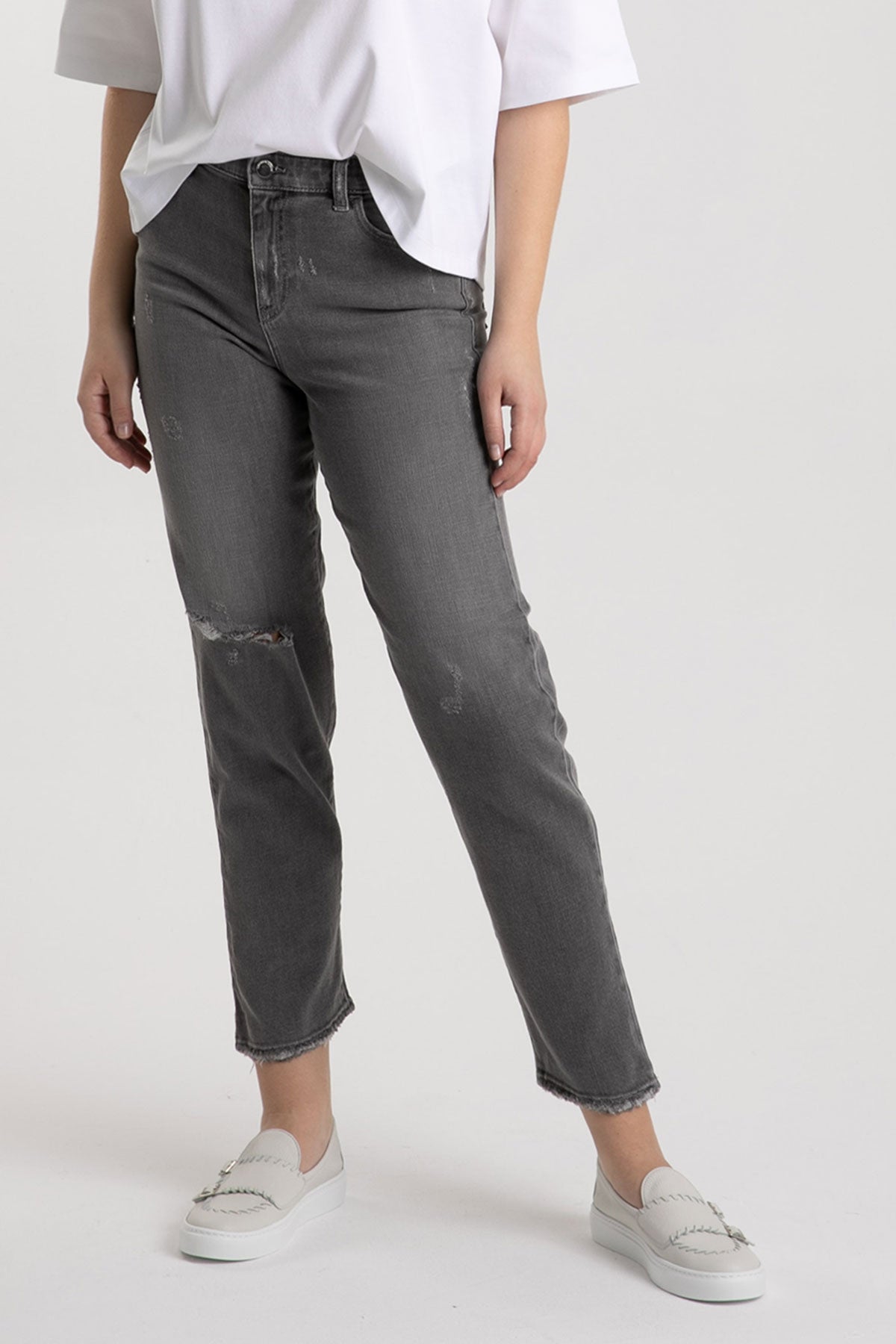 Emporio Armani Slim Girl Fit Crop Jeans-Libas Trendy Fashion Store